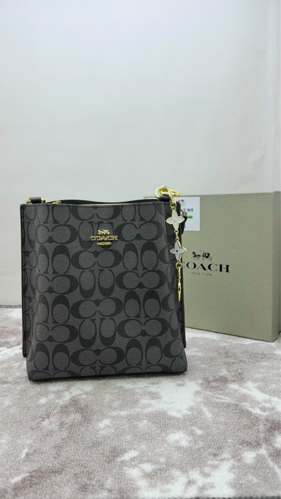 coach сумка,сумка женская coach,coach сумка на плечо,сумка ведро coach,сумка шоппер через плечо coach