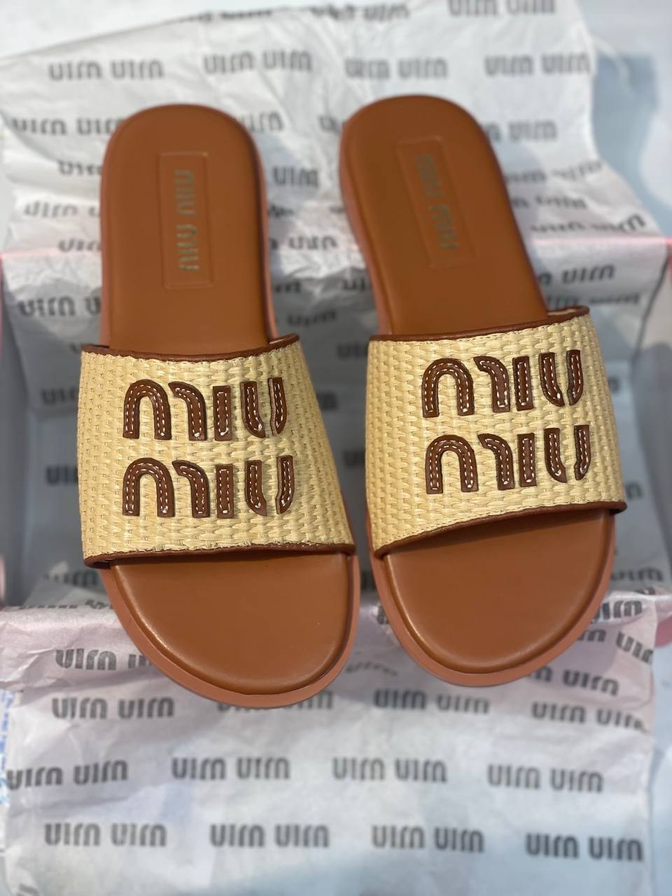 шлепанцы miu miu,шлепанцы женские,,женские шлепки,шлепанцы модные