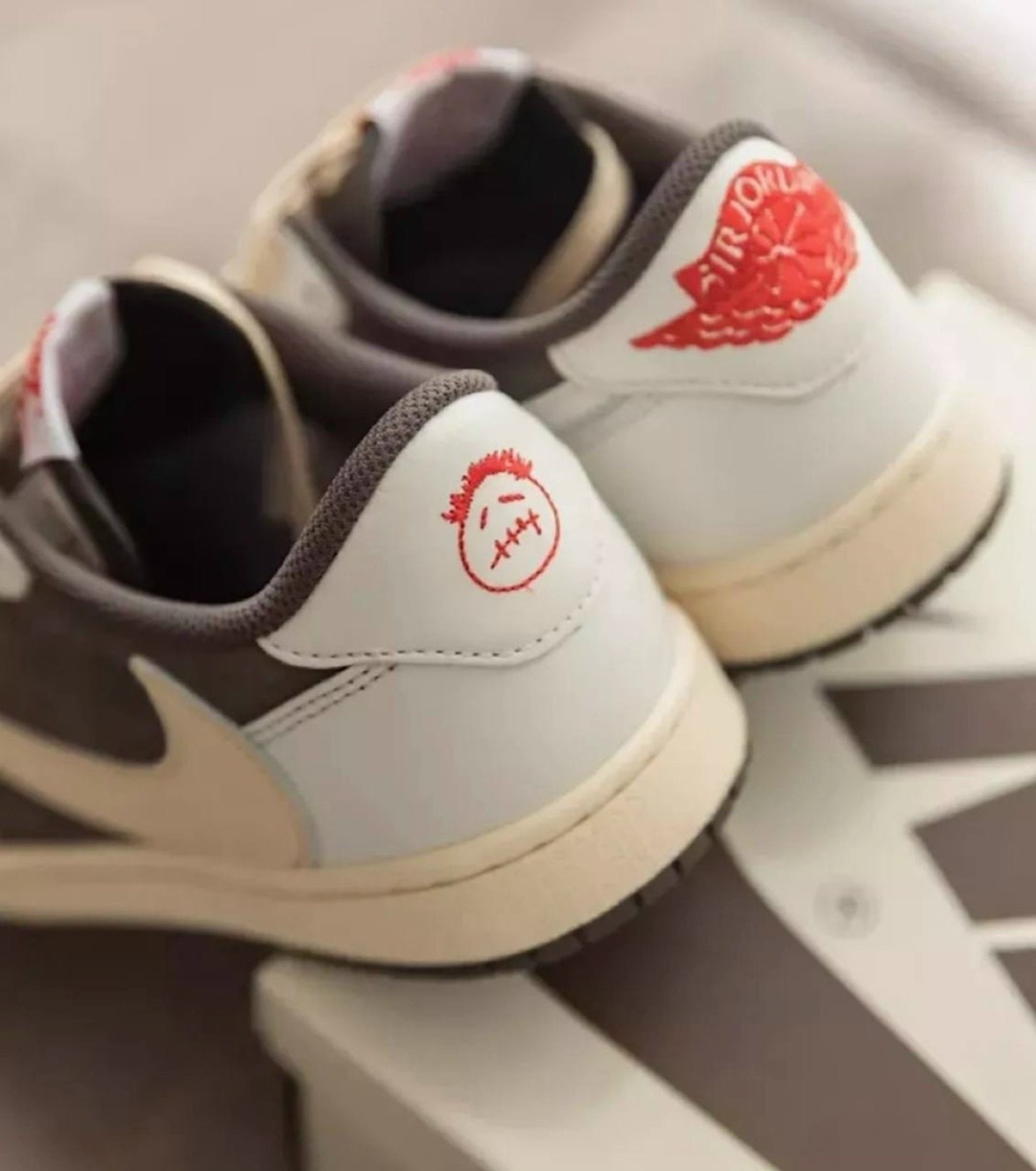 nike air jordan 1 low travis scott reverse mocha,кроссовки travis scott x nike air jordan 1,nike air jordan 1 low travis scott,nike air jordan 1 low og sp travis scott reverse mocha,air jordan 1 low t