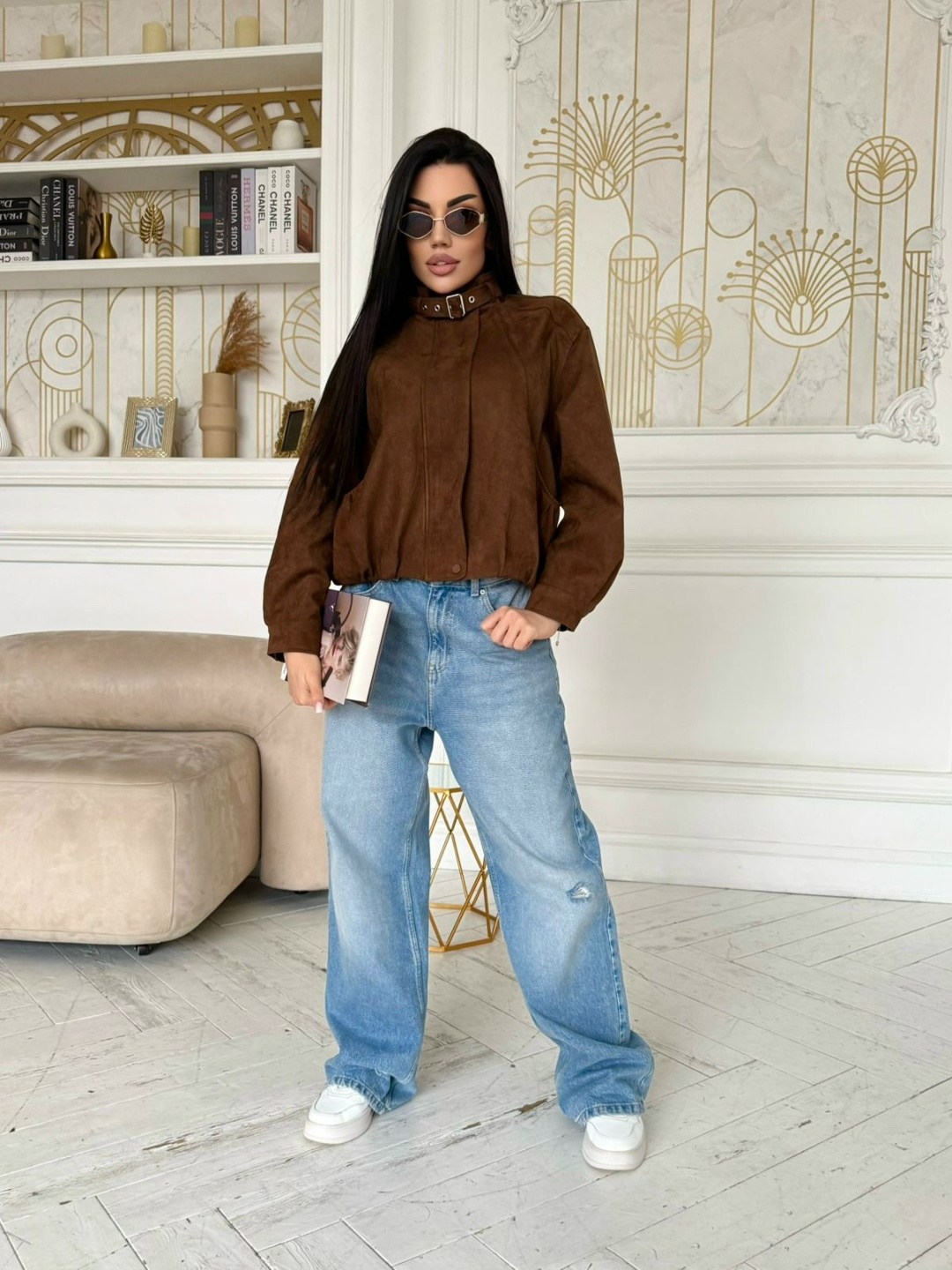 женская куртка бомбер из эко замши коричневого цвета,замшевая куртка женская,куртка бомбер,куртка замшевая,куртка бомбер из искусственной замши