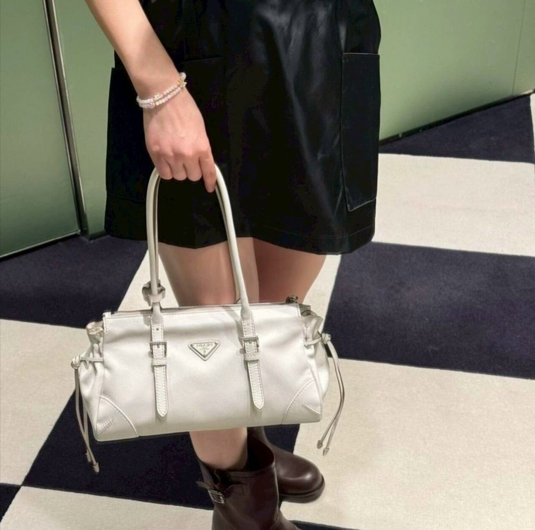 сумка,сумки для женщин,женская сумка,сумка prada белая,бежевая сумка