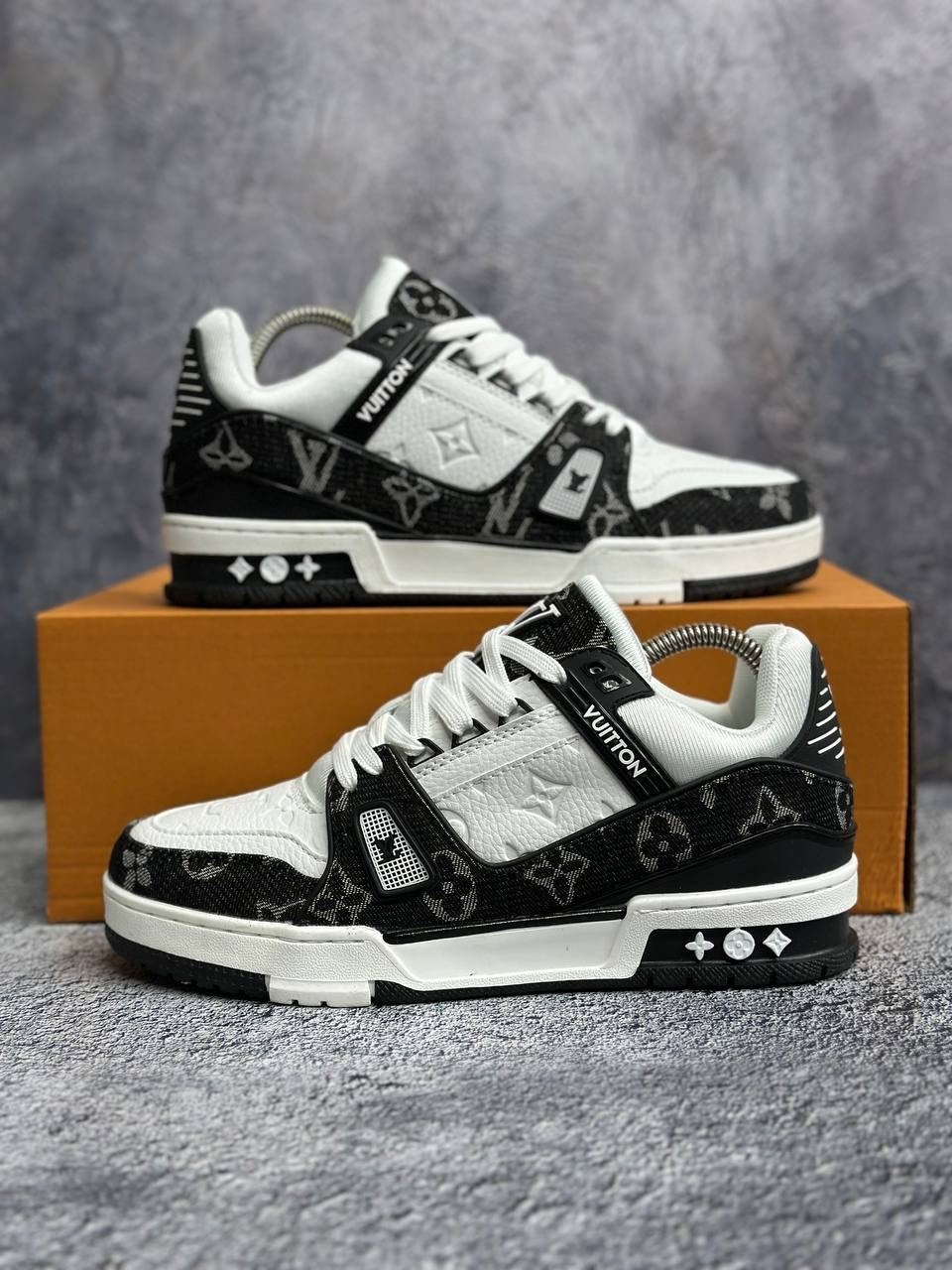 кроссовки louis vuitton trainer,кроссовки louis vuitton,мужские кожаные кроссовки louis vuitton trainer белые с черным,кроссовки louis vuitton trainer sneaker low lv tpr,кроссовки луи виттон