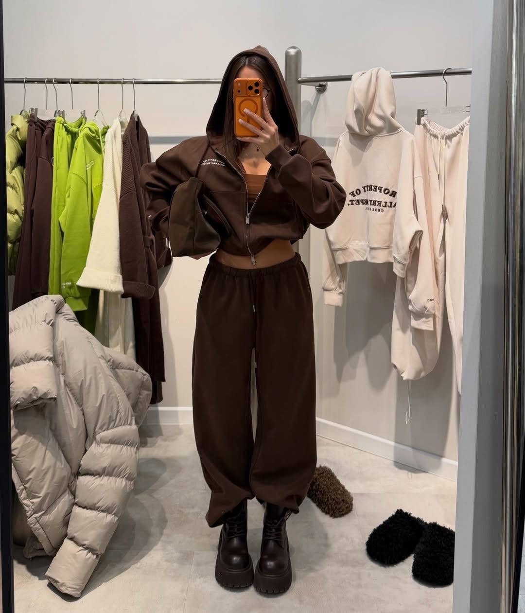 спортивные костюмы с широкими штанами,костюм для тренировки,женский костюм,спортивный костюм,модные наряды