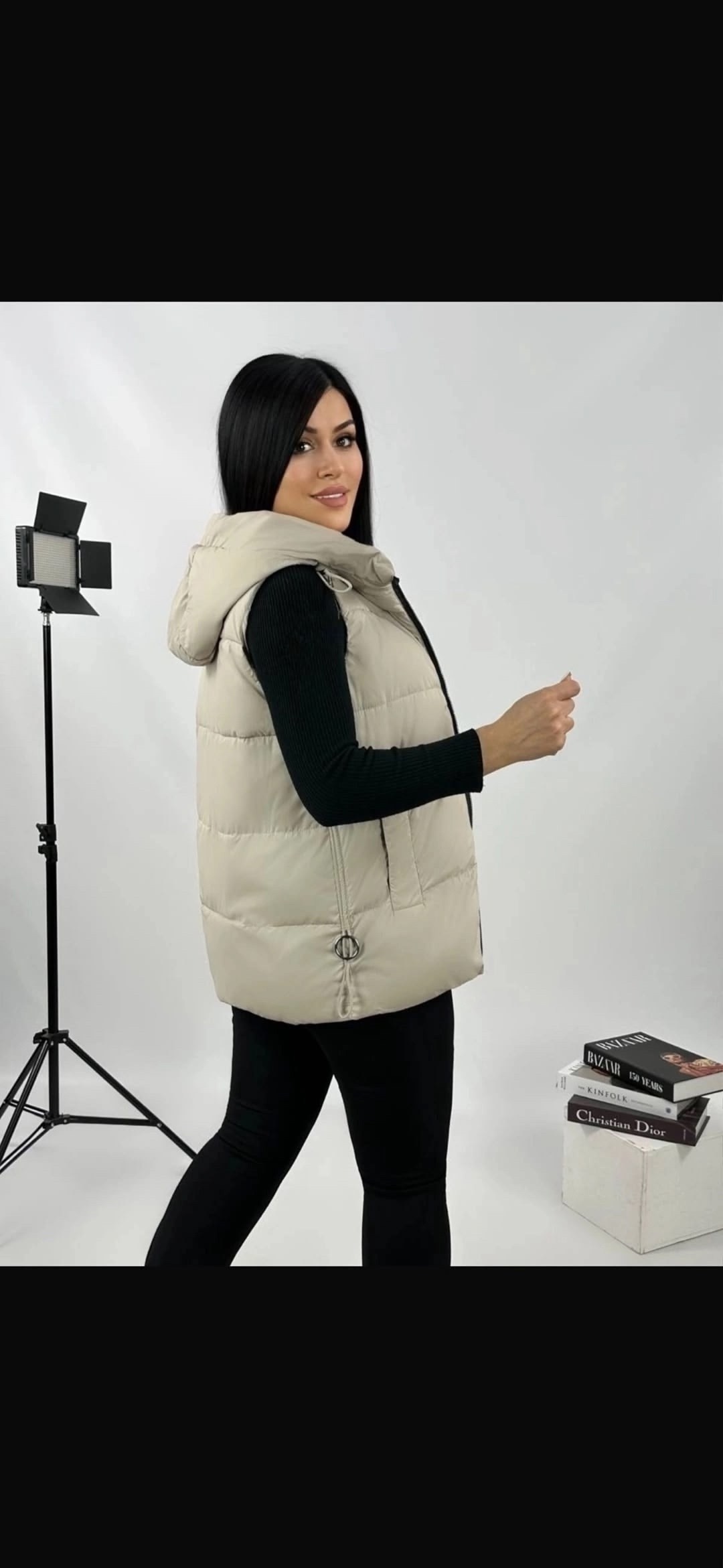 жилетка женская демисезонная,женская жилетка,жилет женский,жилет женский утепленный,жилет с капюшоном