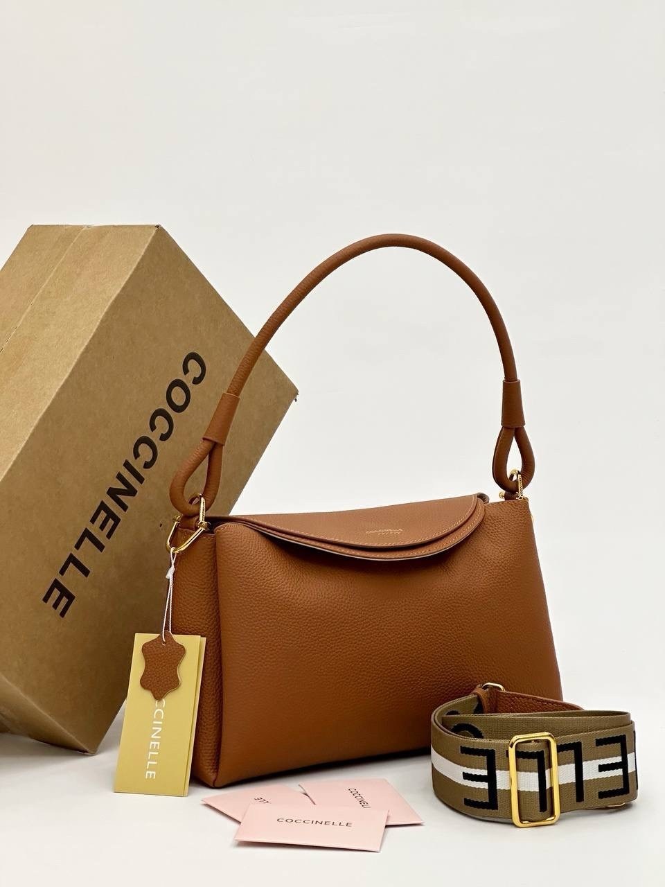 стильная сумочка,сумка женская coccinelle,сумка coccinelle,сумка женская coccinelle натуральная кожа,сумка женская coccinelle цвет красный