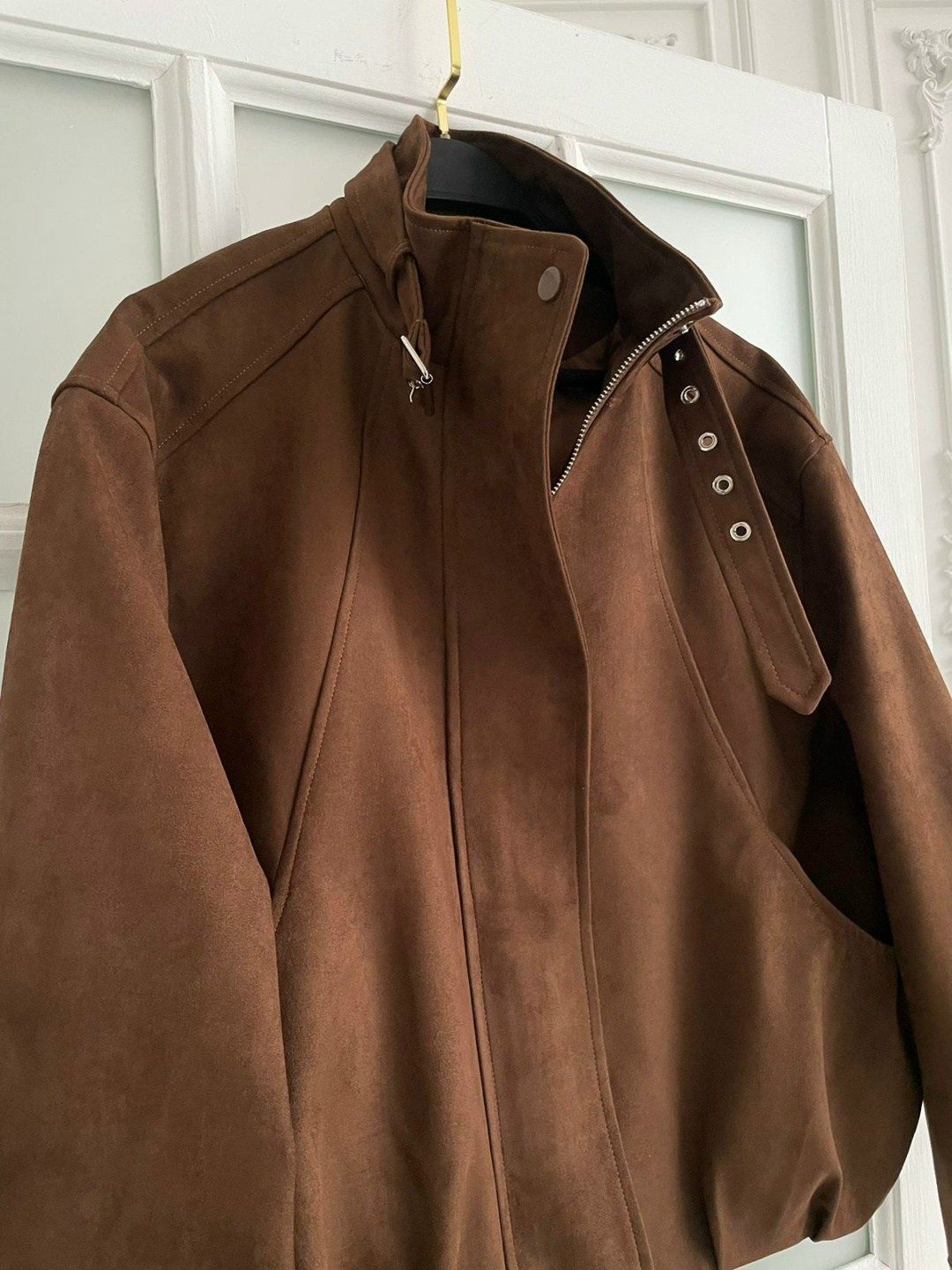 женская куртка бомбер из эко замши коричневого цвета,замшевая куртка женская,куртка бомбер,куртка замшевая,куртка бомбер из искусственной замши