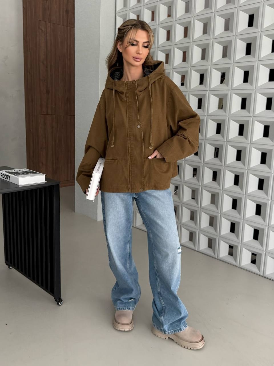 стильная куртка,куртка,женская куртка,ветровка с капюшоном оверсайз,ветровка оверсайз