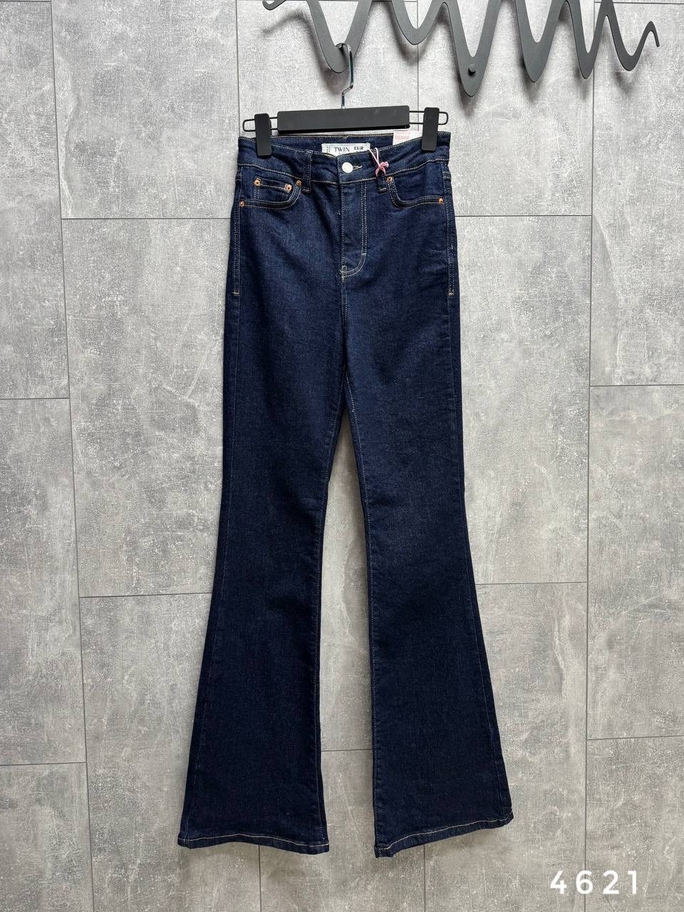 джинсы клеш женские,брюки джинсы,женские джинсы,расклешенные джинсы,расклешенные джинсы с высокой талией