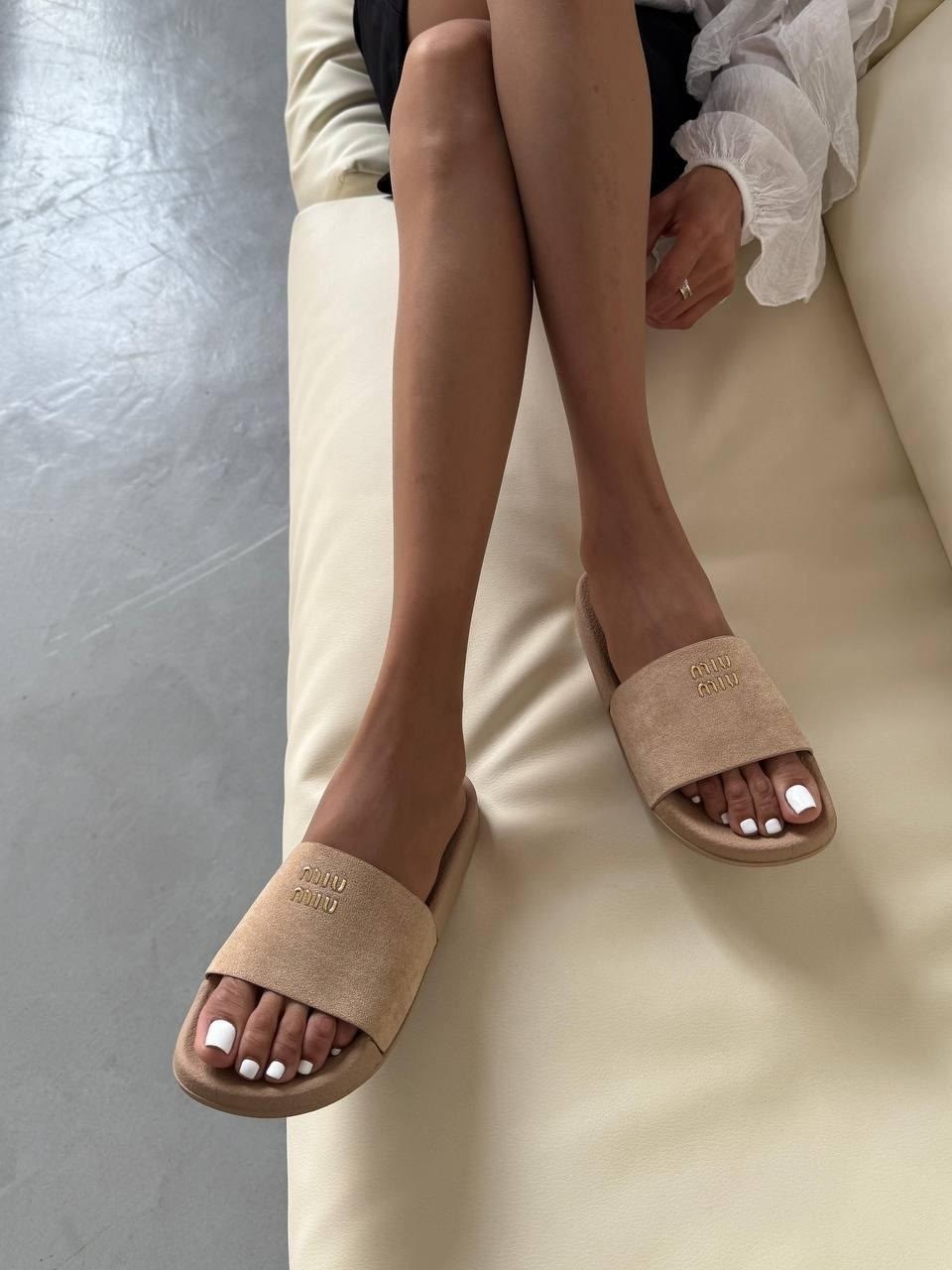 шлепанцы женские,,шлепки женские,модные шлепанцы,шлепанцы летние