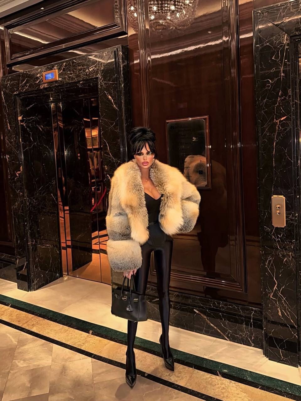 шуба лиса,шуба из лисы,шуба из натурального меха,женская шуба из натурального лисьего меха,меховое пальто