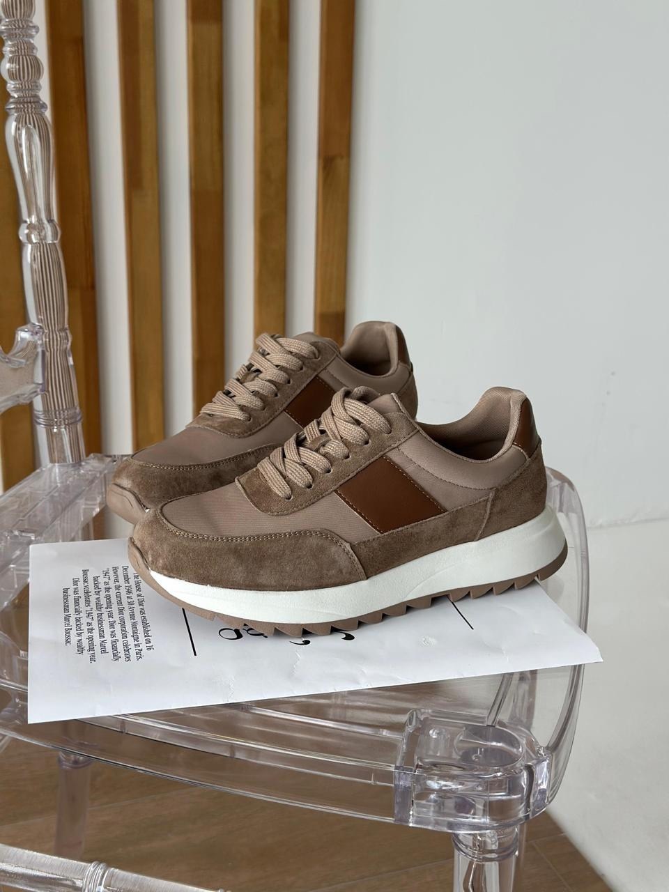 ,замшевые кроссовки,замшевые удобные кроссовки из натуральной кожи на шнуровке,спортивная ,женские кроссовки из натуральной замши