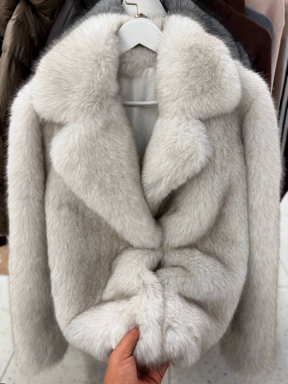 искусственная шуба бордовая,шуба искусственная короткая rvb store,шуба красная,шуба искусственная,укороченная шуба из искусственного меха sela