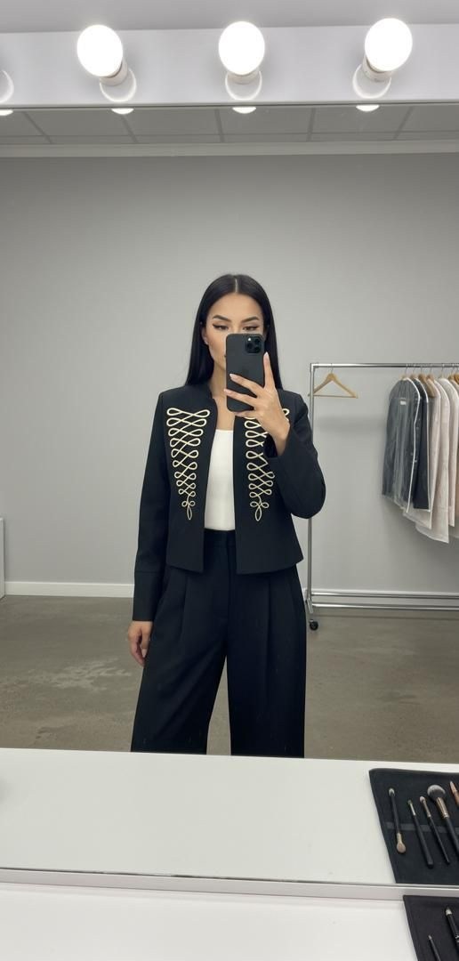 жакет в гусарском стиле,пиджак жакет в стиле милитари в гусарском стиле,черный пиджак в гусарском милитари стиль,женский пиджак в гусарском стиле,balmain гусарский пиджак