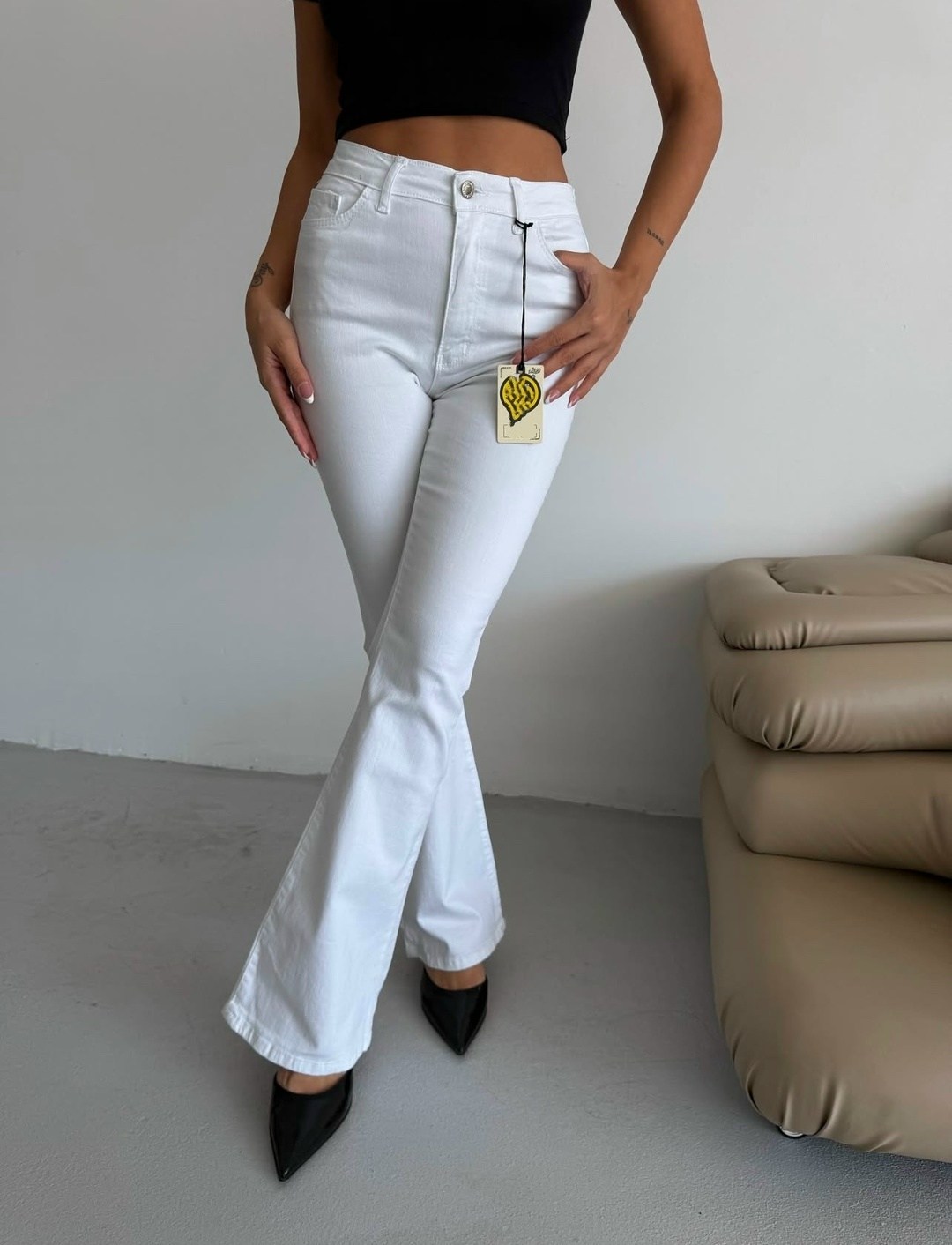 белые джинсы клеш,джинсы белые,белые джинсы женские,джинсы брюки,джинсы клеш женские