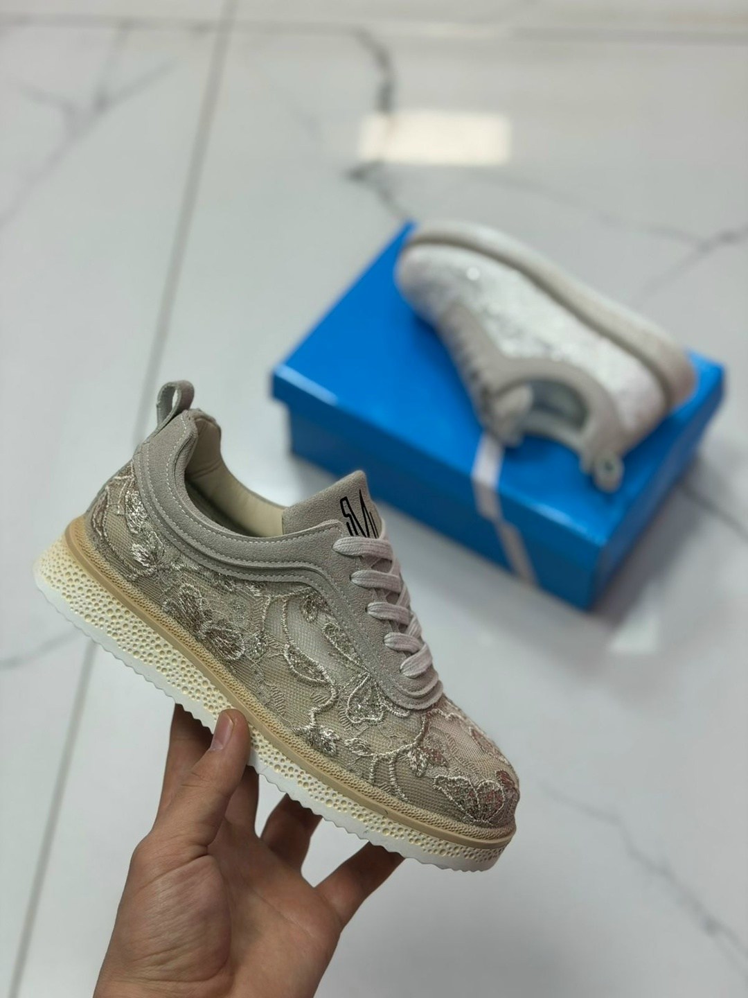 ,женские кроссовки,брендовая ,кроссовки louis vuitton,спортивная