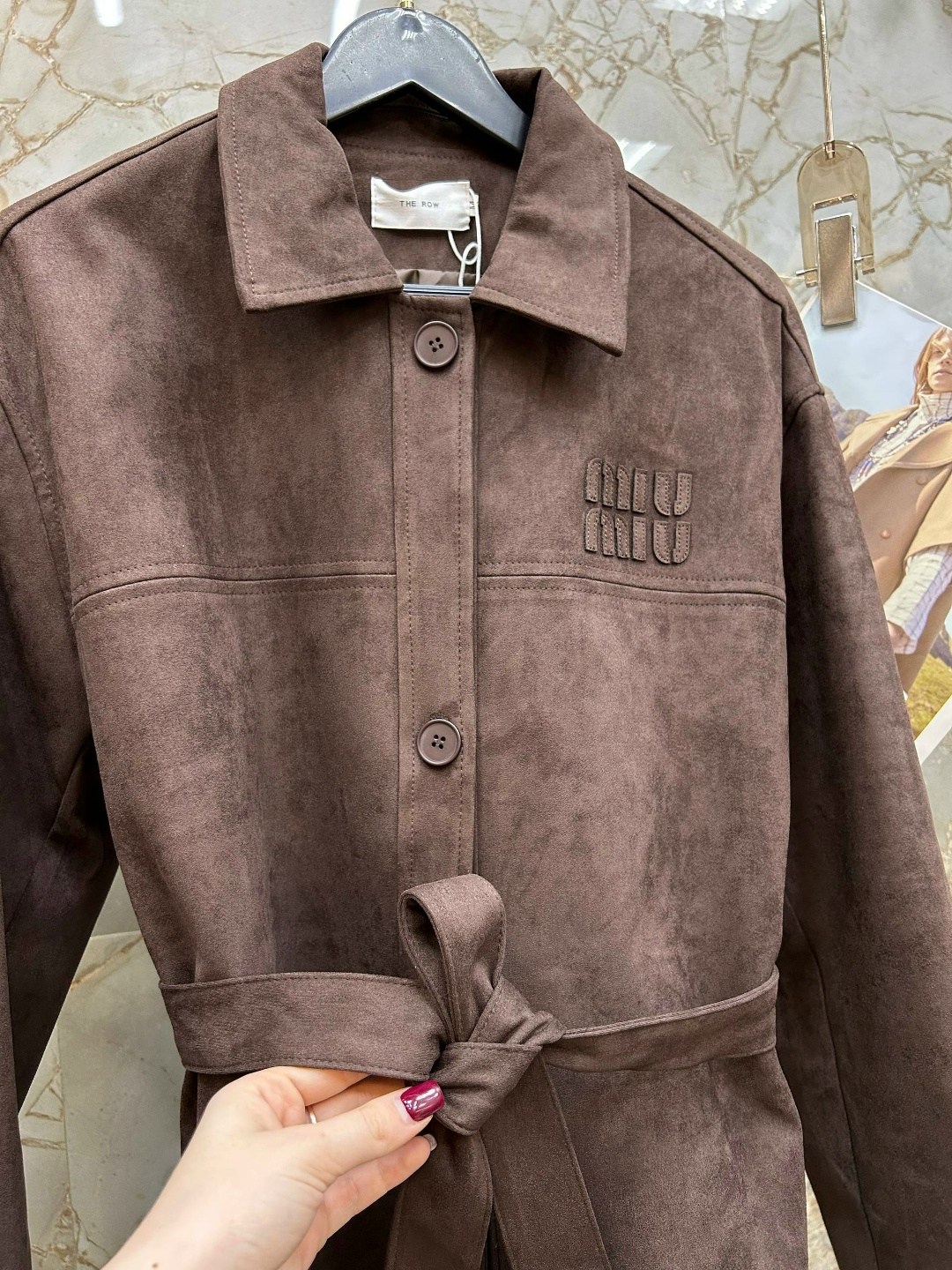 замшевая куртка,куртка замшевая женская,замшевая куртка miu miu,женская кожаная куртка,женская куртка из замши шоколад