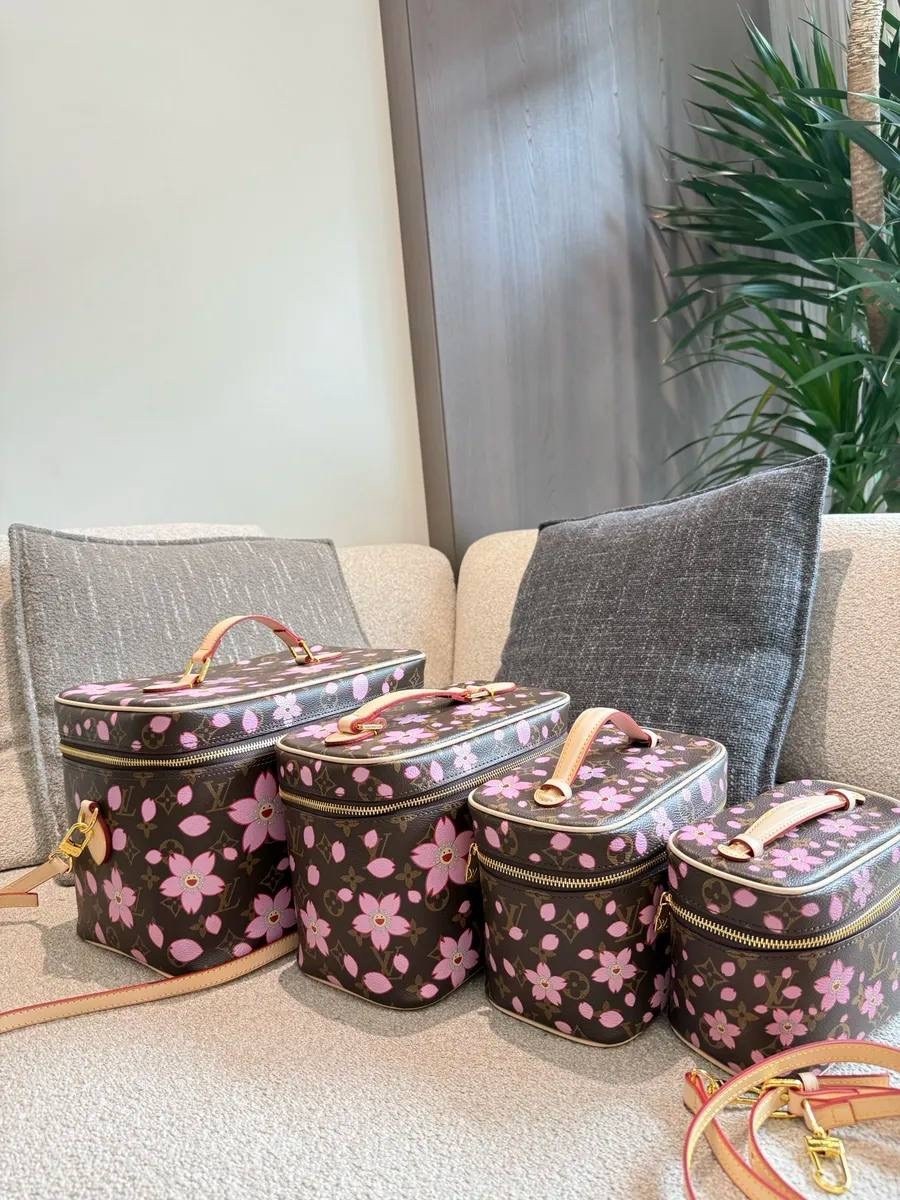 косметичка louis vuitton,луи виттон косметичка,косметичка,косметичка сумочка,женская косметичка