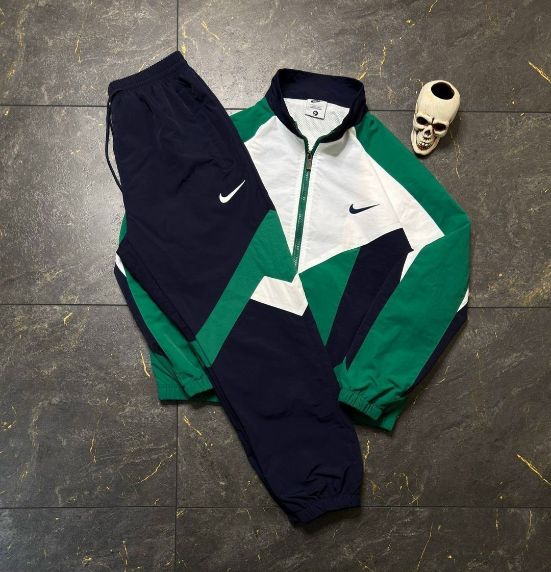 ветровка nike,спортивные костюм,спортивные костюмы nike,спортивный костюм для мужчин,ветровка для мужчин