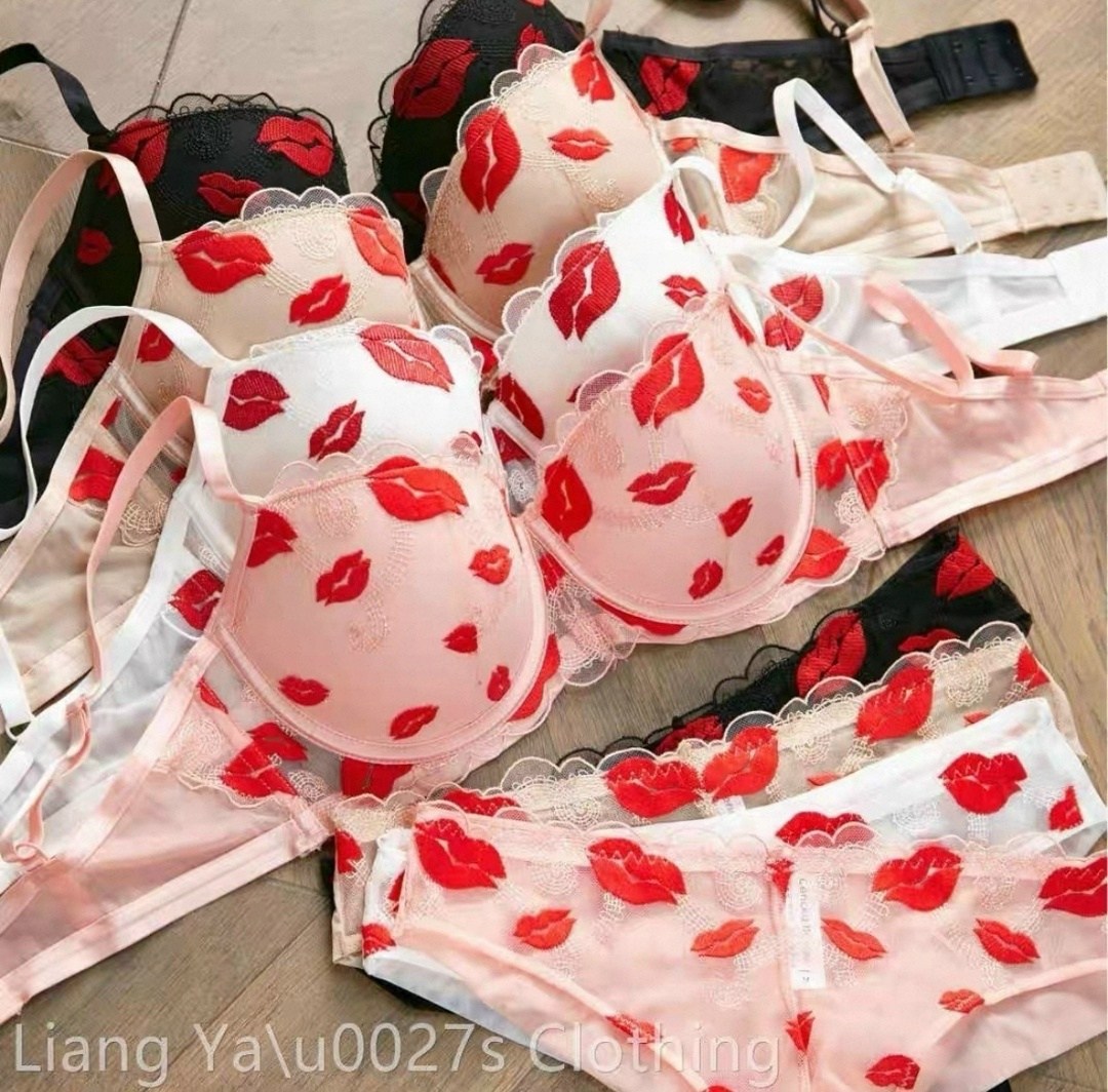 комплект нижнего белья,комплект женского нижнего белья,женское нижнее белье,нижнее белье красное,комплект сексуальный нижнее белье