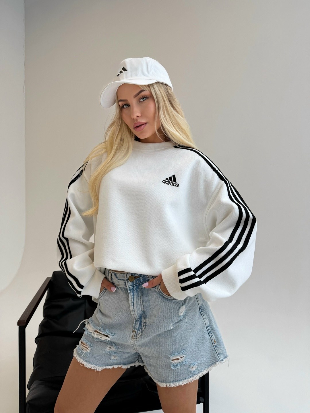 адидас свитшот,стильный свитшот женский,свитшот и толстовка,свитшот мужской adidas,свитшот adidas