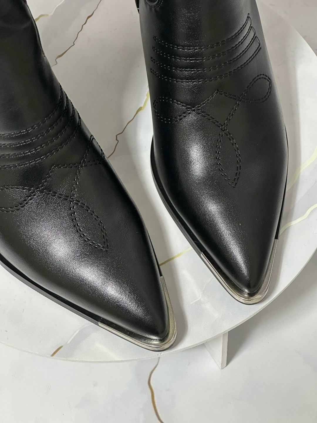 казаки замшевые эконика,ботильоны казаки натуральные,казаки демисезонные ботинки замшевые,,казаки женские натуральная замша