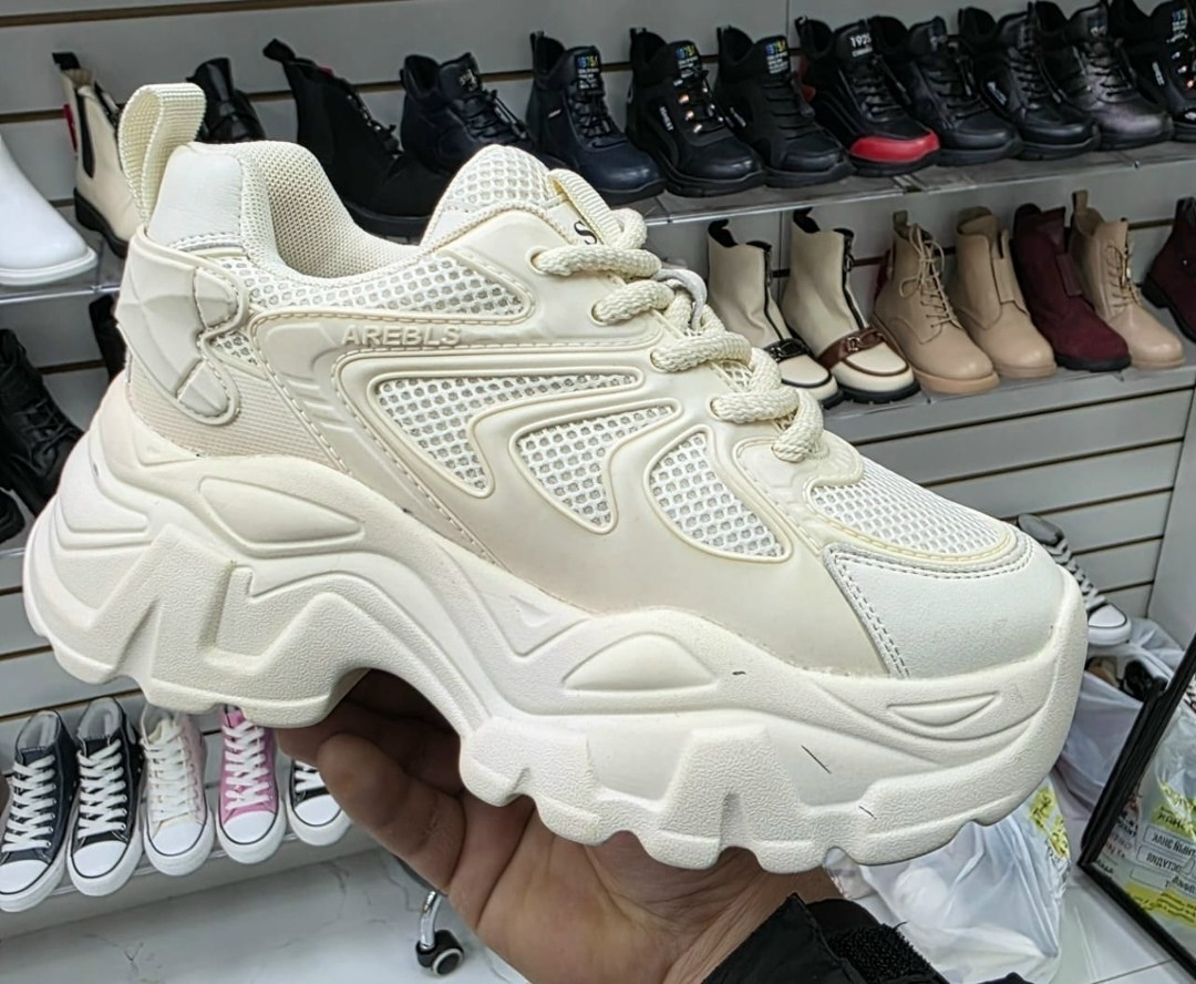 женские массивные кроссовки,женские кроссовки,массивные кроссовки,кроссовки,кроссовки модные