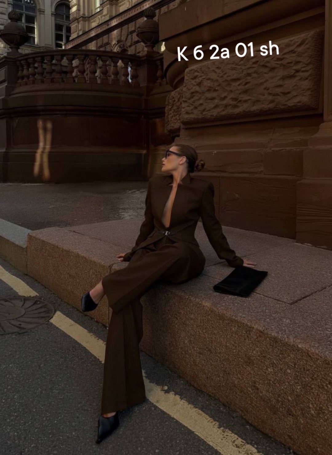 женский брючный костюм,белый брючный костюм,брючный костюм,стильный белый костюм,белые женские брючные костюмы