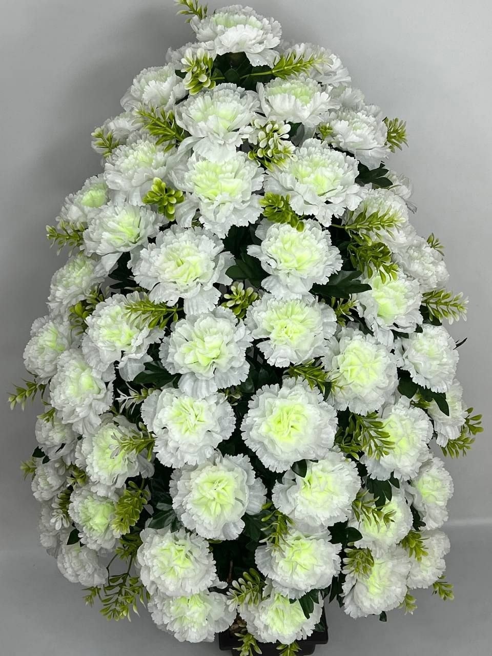 корзина ритуальная из искусcтвенных цветов,ритуальные цветы,искусственные цветы,искусственные цветы для кладбища,ритуальные венки