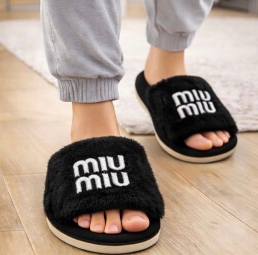 тапочки miu miu,,тапочки домашние женские,модные тапочки miu miu глубокий черный,тапочки меховые miu miu