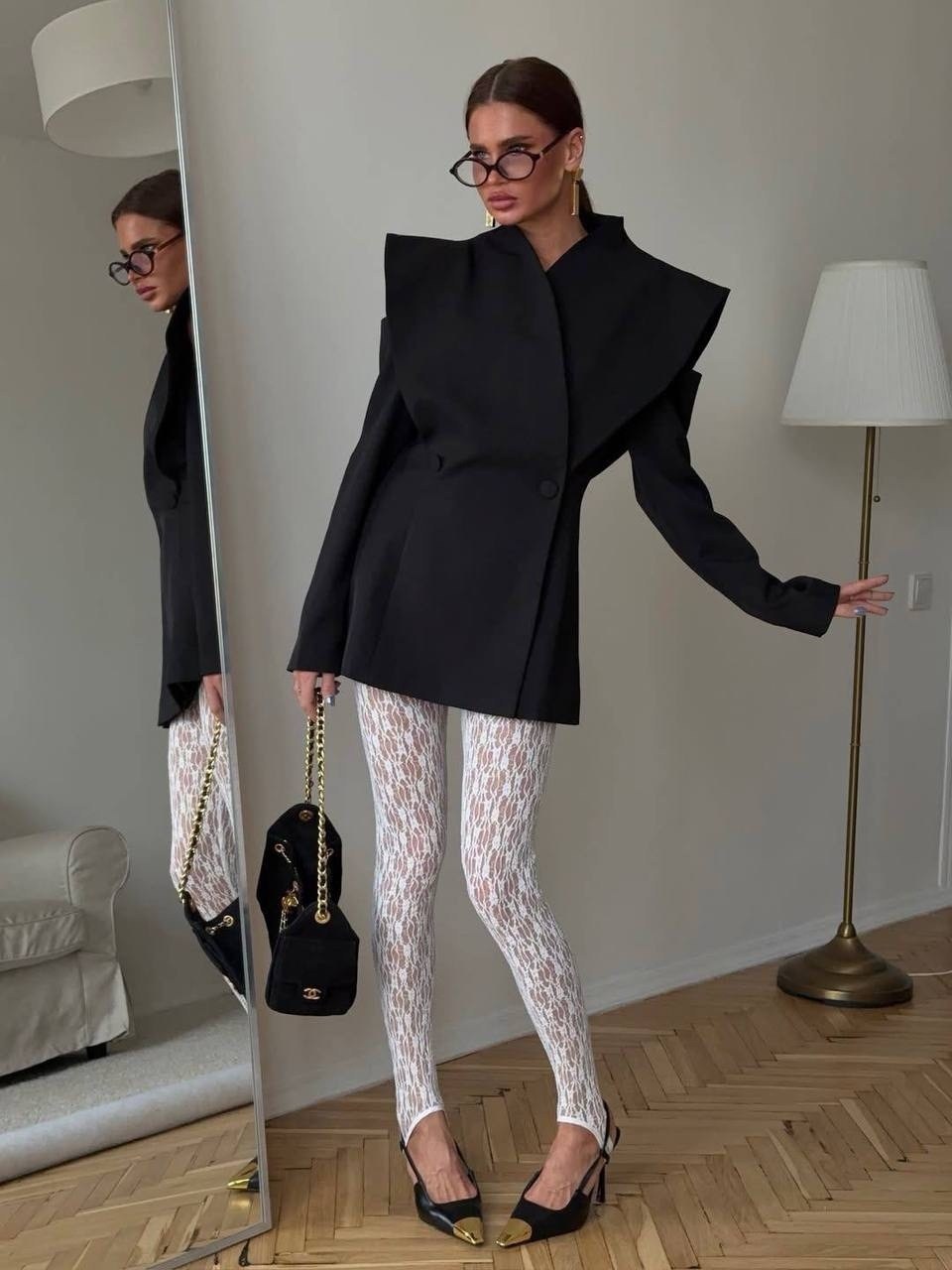 жакет с архитектурными плечами,жакет,платье-пиджак асимметричного кроя,белое пальто