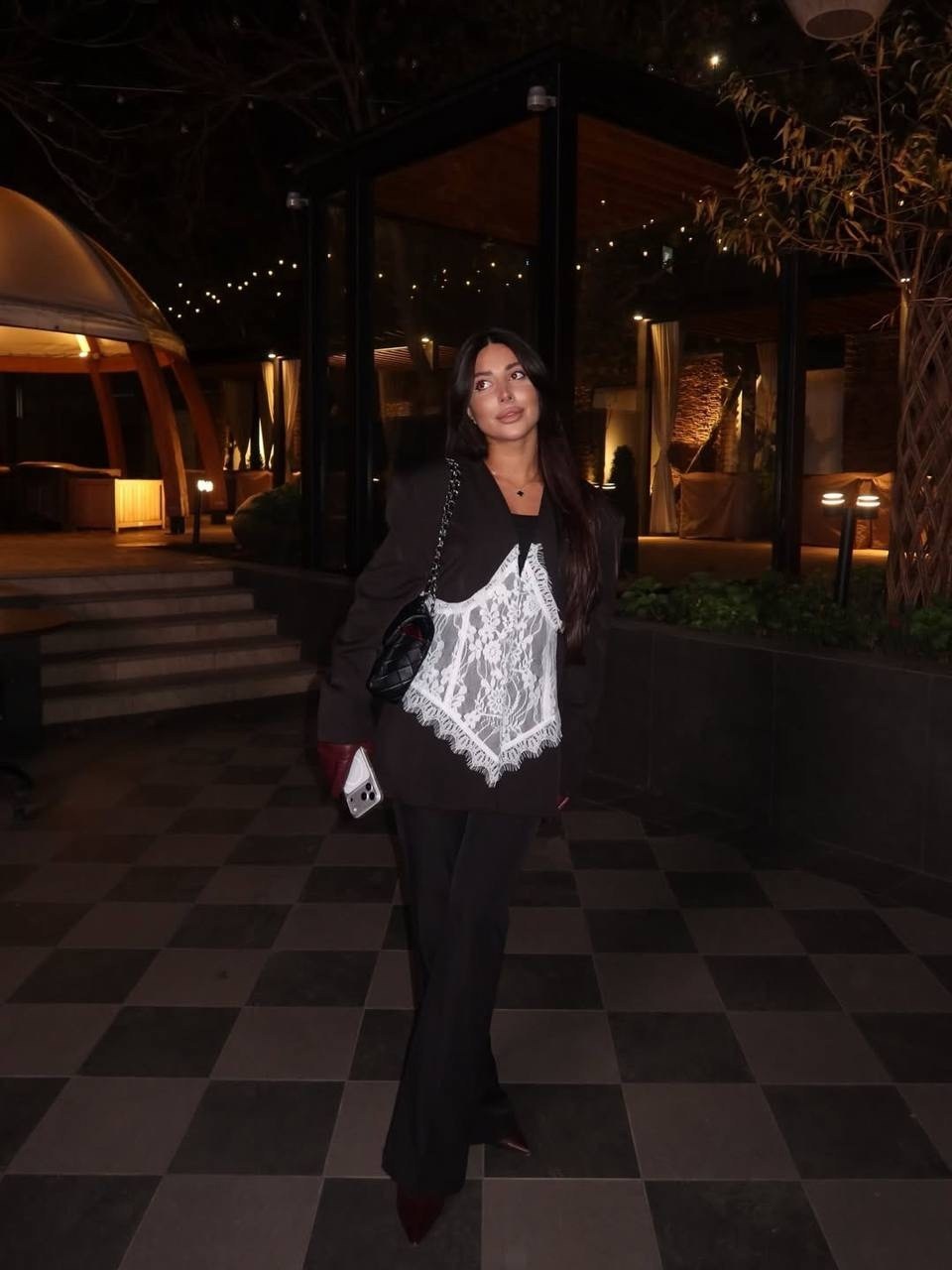 девушка,девушка элегантная,стильные наряды,женская мода,кожаная перчатка