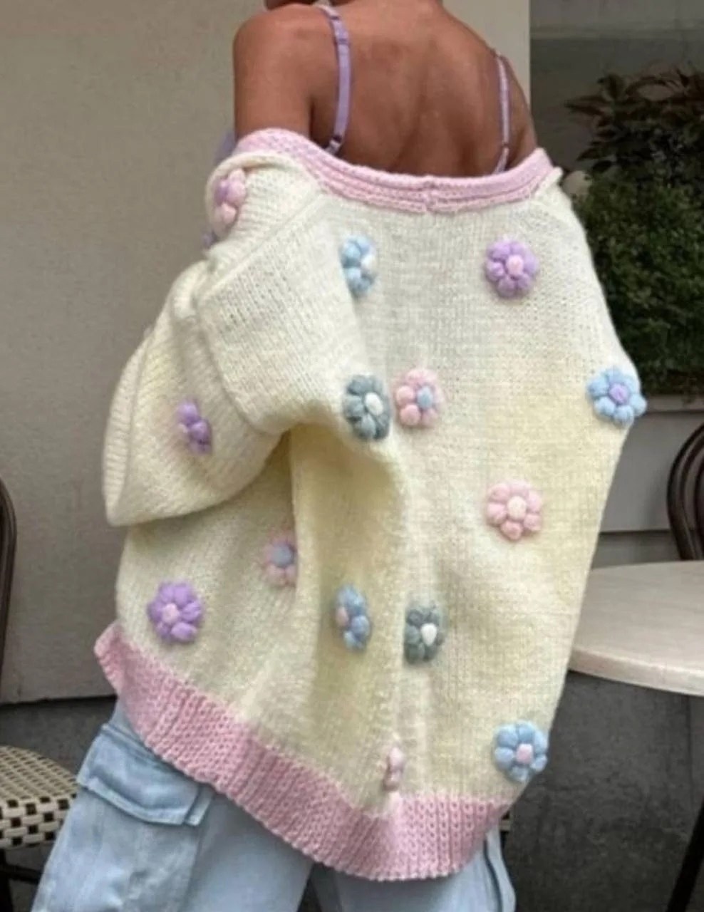 вязаный кардиган,вязаный кардиган с объемными цветами,кардиган вязанный,кофта кардиган,кардиган с цветочками