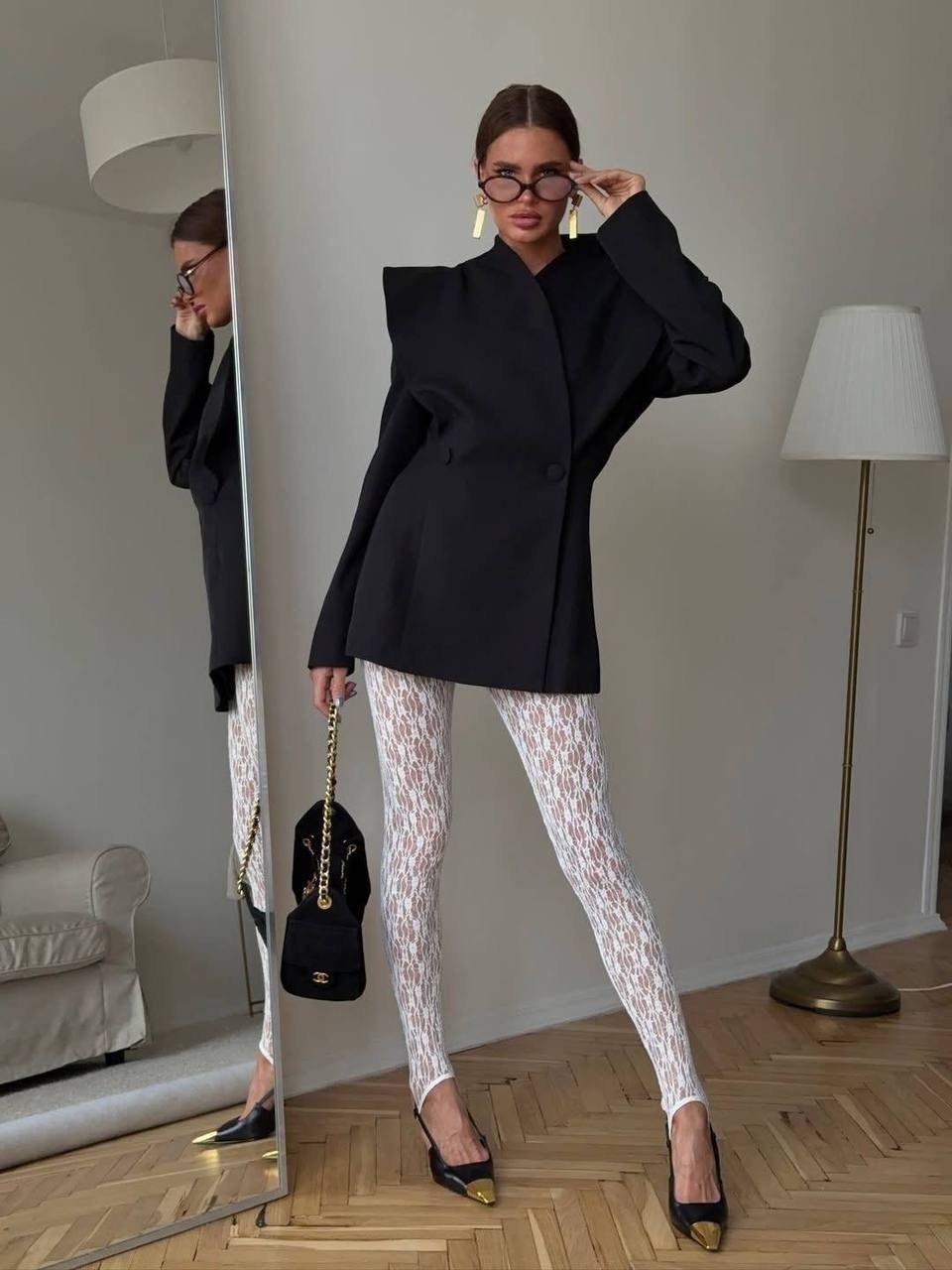 жакет с архитектурными плечами,жакет,платье-пиджак асимметричного кроя,белое пальто