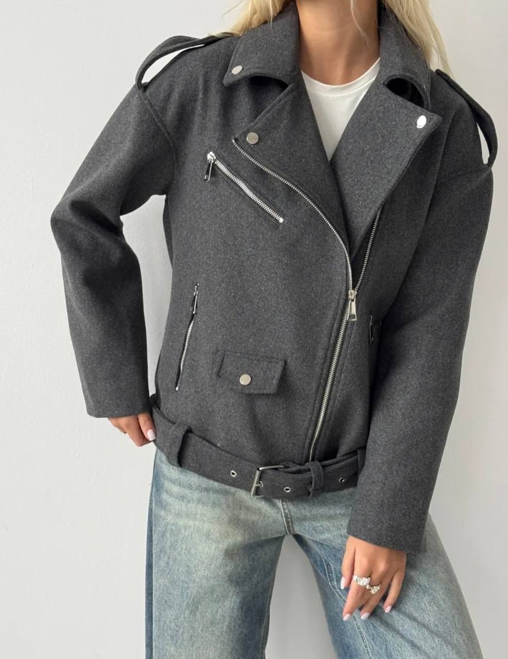 косуха оверсайз шерстяная куртка осенняя цвет серый графит,куртка косуха,косуха шерстяная куртка из пальтовой ткани,куртка косуха оверсайз,пальто косуха