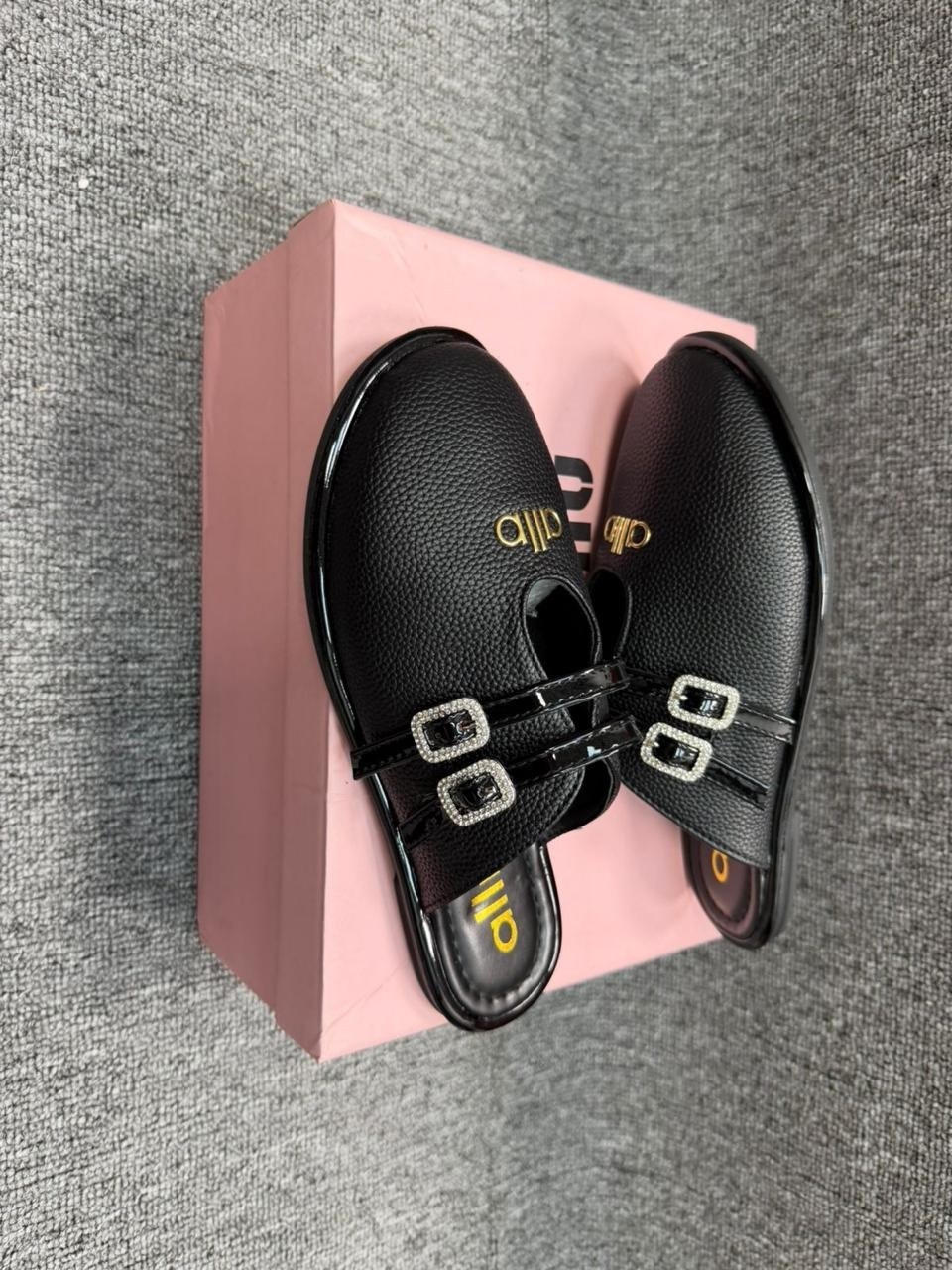 ,женские шлепанцы,шлепанцы модные,босоножки замшевые,женские тапки