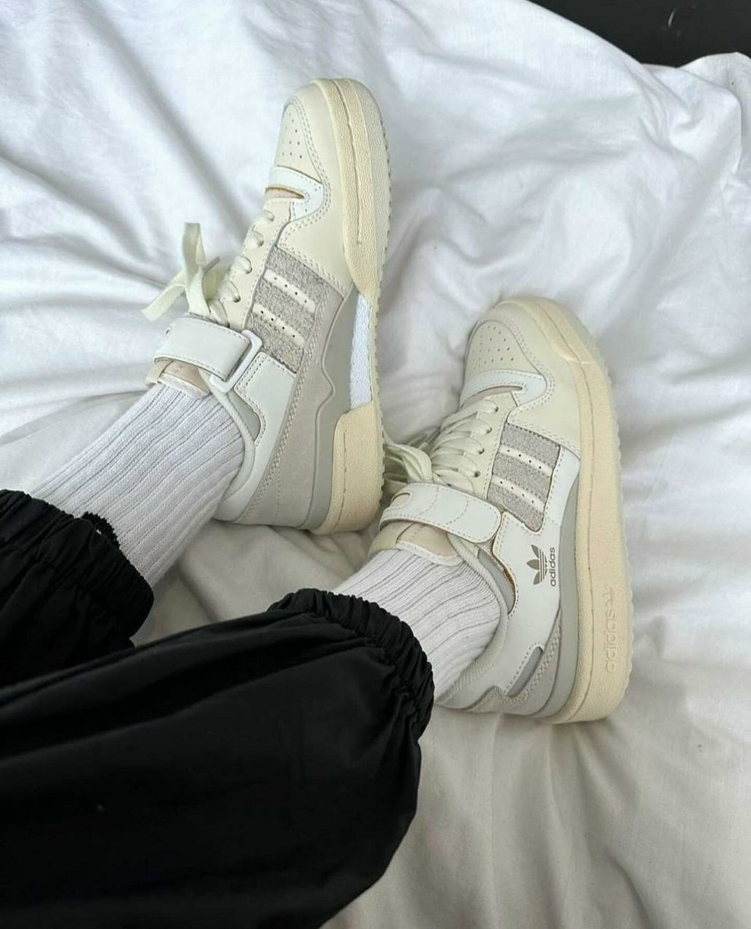 женские кроссовки adidas,кроссовки adidas,adidas forum low 84 бежевый лайт,женские кроссовки adidas gazelle bold,adidas forum 84 low бежевые