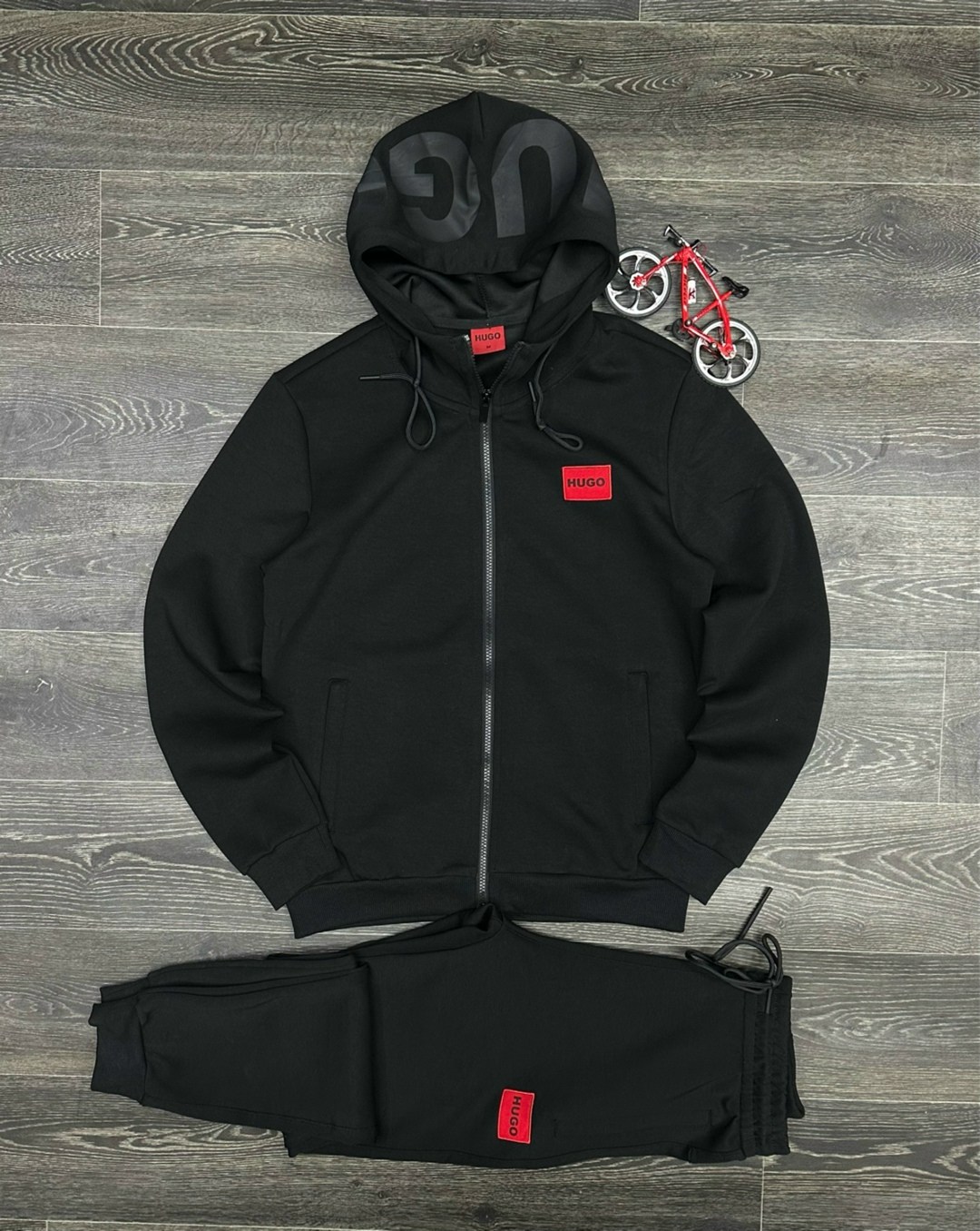 спортивный костюм hugo boss,спортивный костюм hugo,мужской спортивный костюм,спортивный костюм,спортивный костюм мужской hugo boss