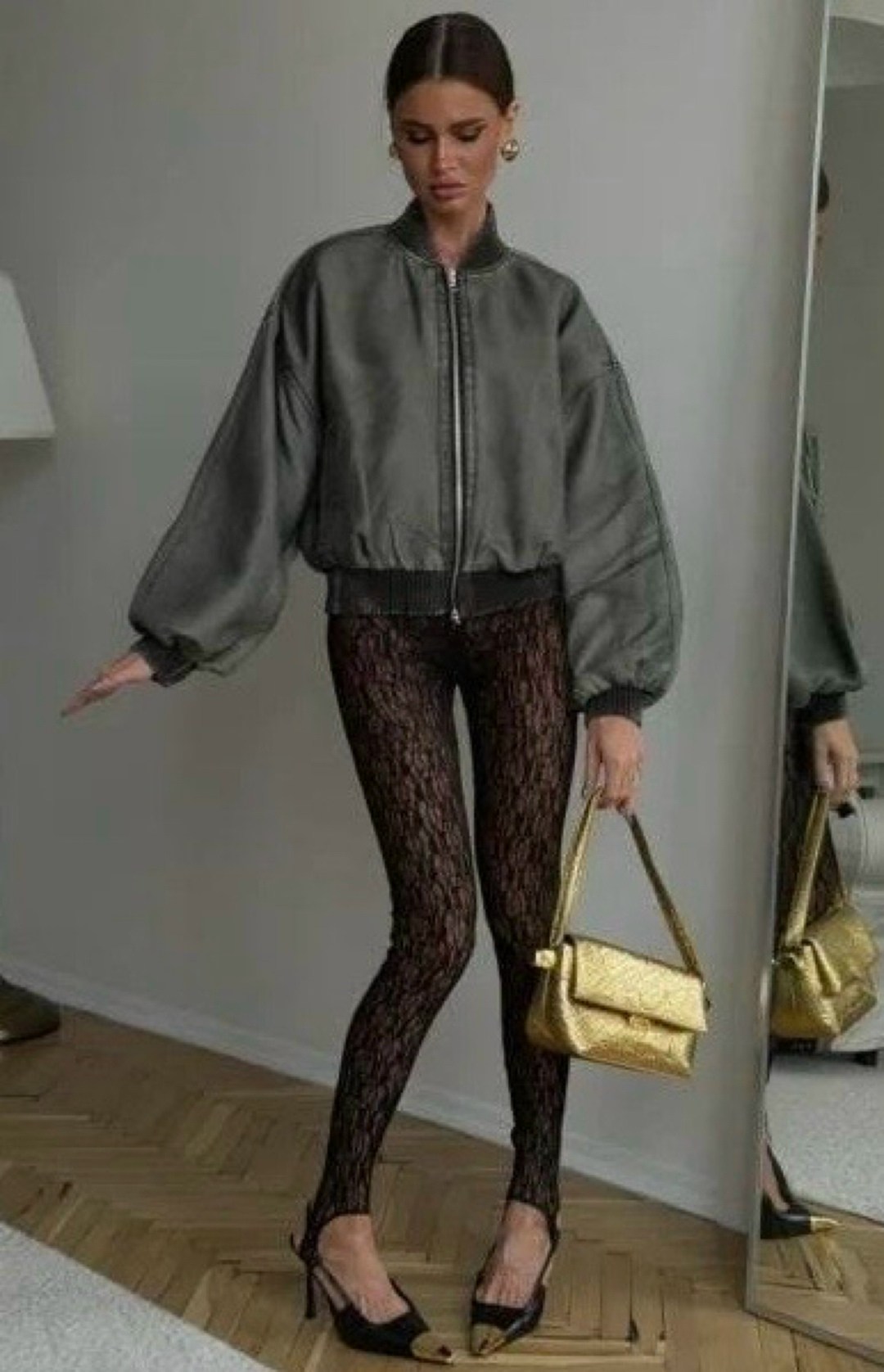 куртка бомбер женская,куртка бомбер,куртка,кожаная куртка бомбер,кожаная куртка бомбер женская