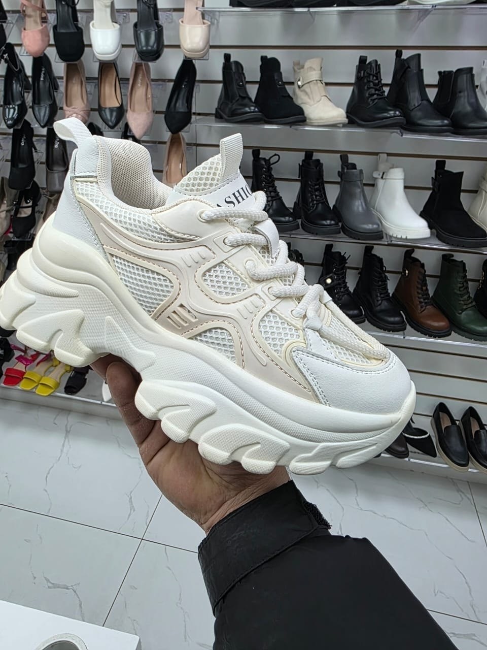 женские массивные кроссовки,женские кроссовки,массивные кроссовки,кроссовки,кроссовки модные