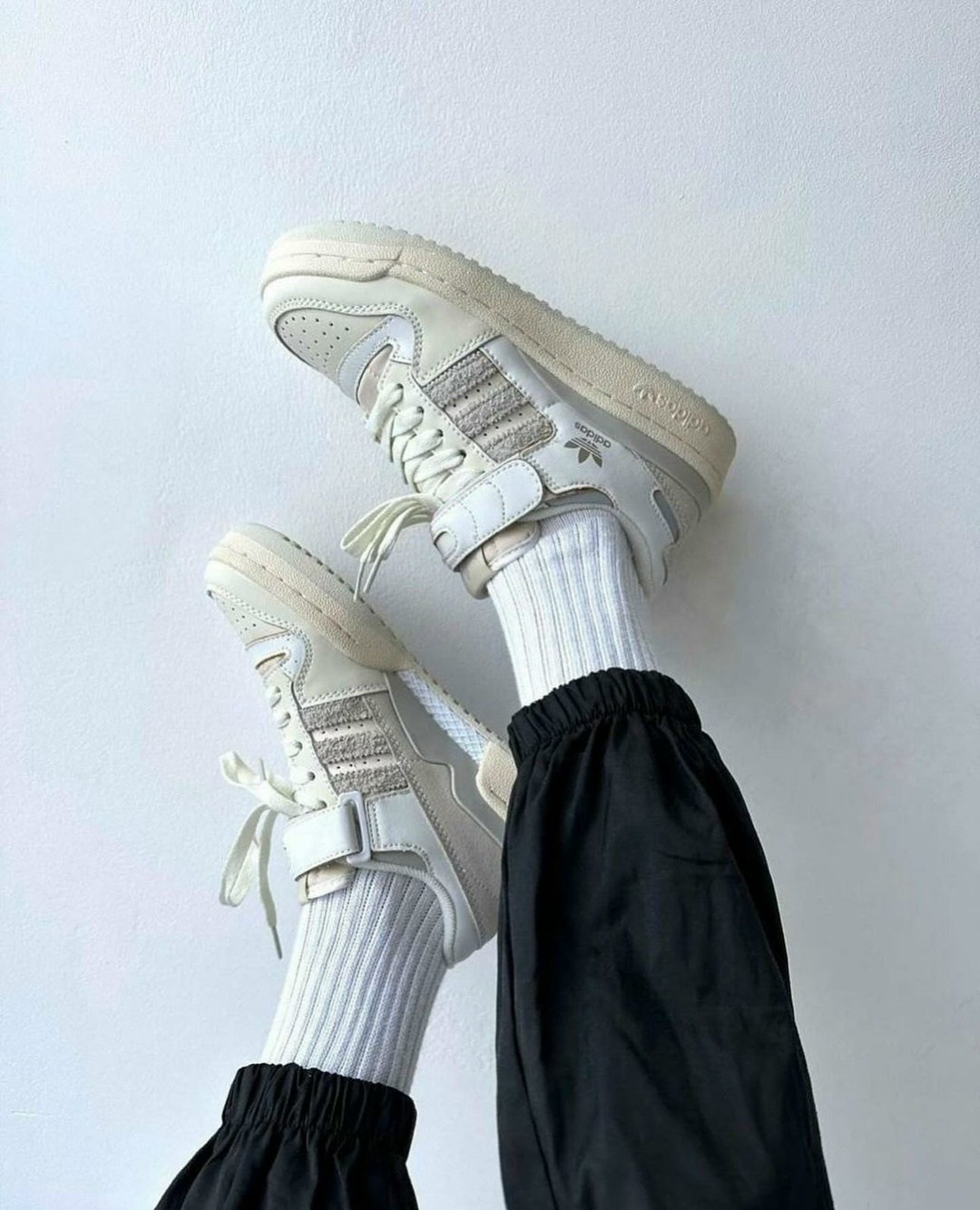 женские кроссовки adidas,кроссовки adidas,adidas forum low 84 бежевый лайт,женские кроссовки adidas gazelle bold,adidas forum 84 low бежевые
