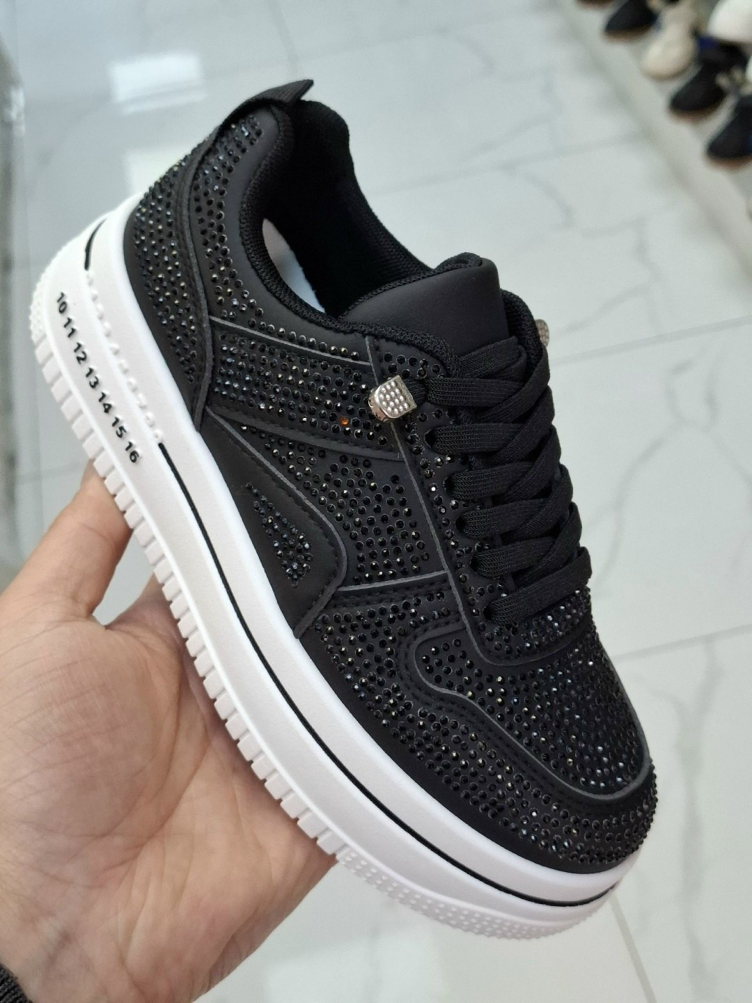 ,кроссовки женскиe,женская ,обуви,женские кроссовки белые