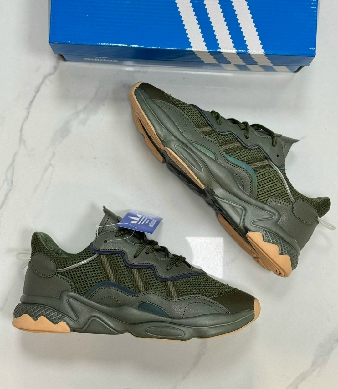 кроссовки мужские adidas ozweego,кроссовки adidas ozweego,кроссовки adidas,мужские стильные кроссовки adidas ozweego в зеленой расцветке,женские кроссовки adidas ozweego