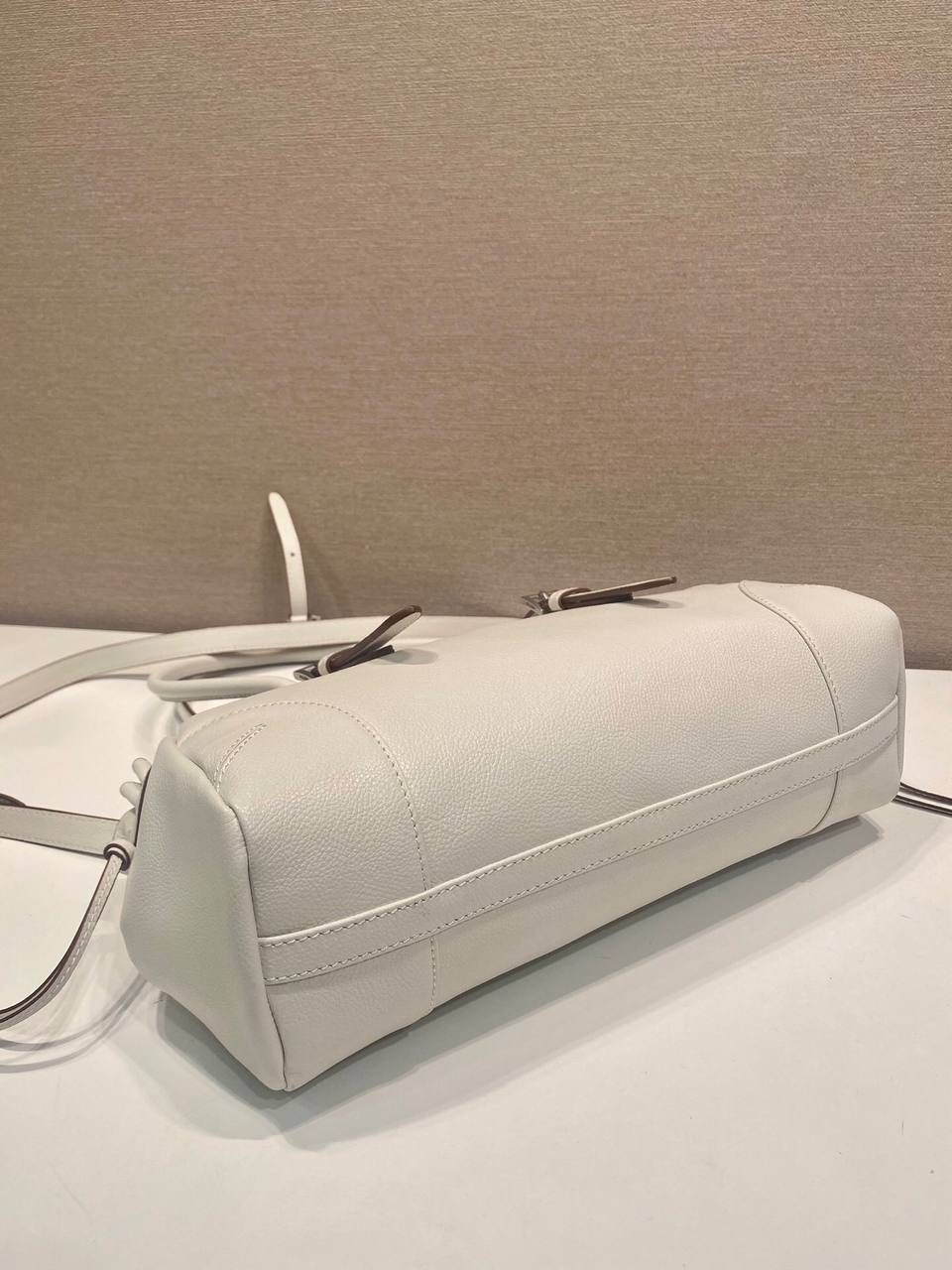 женская сумка prada,сумка прада,прада сумка женская,белая сумка прада,сумка prada