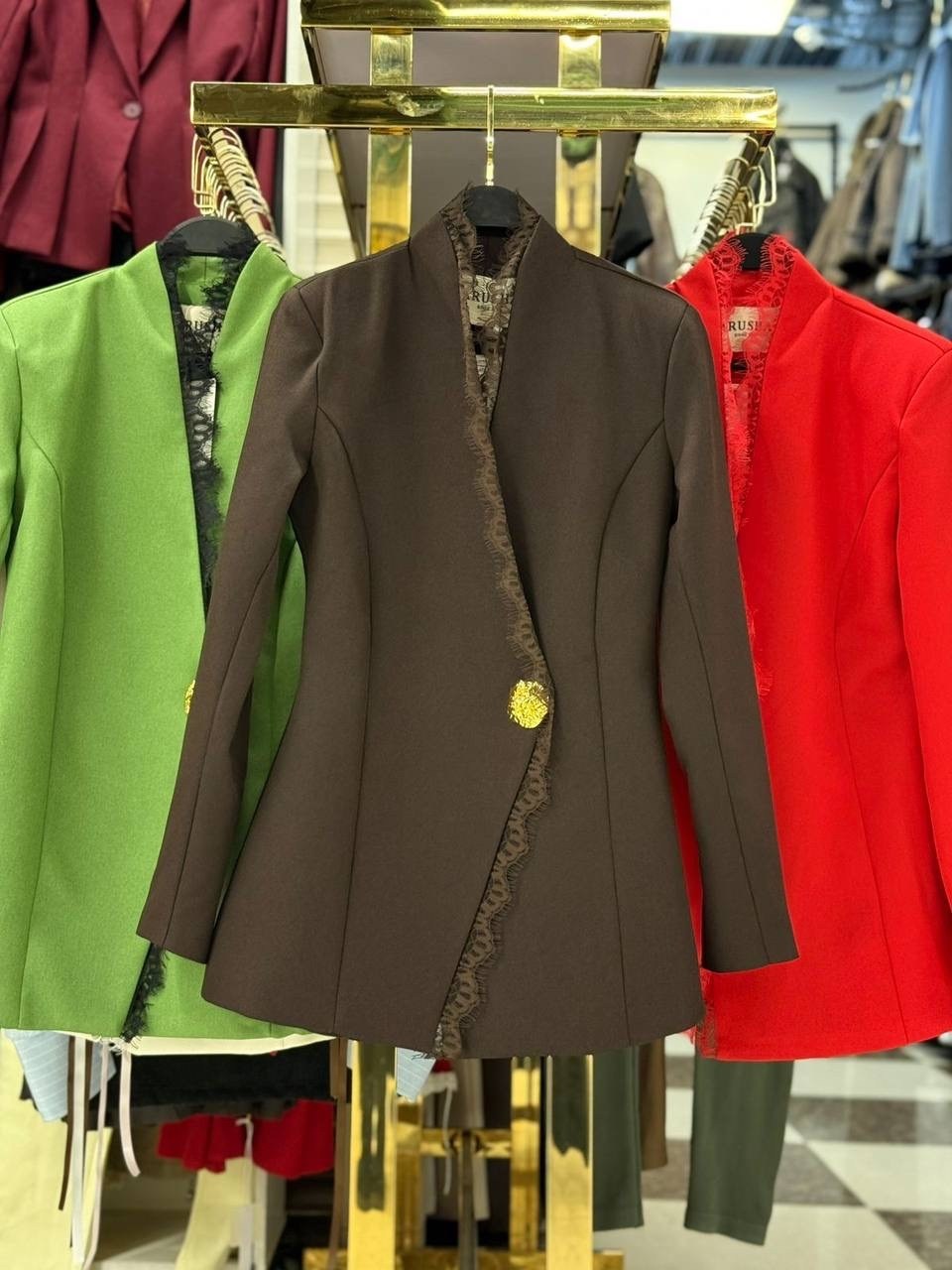 модное платье,костюм женский,стильные наряды,шикарная одежда