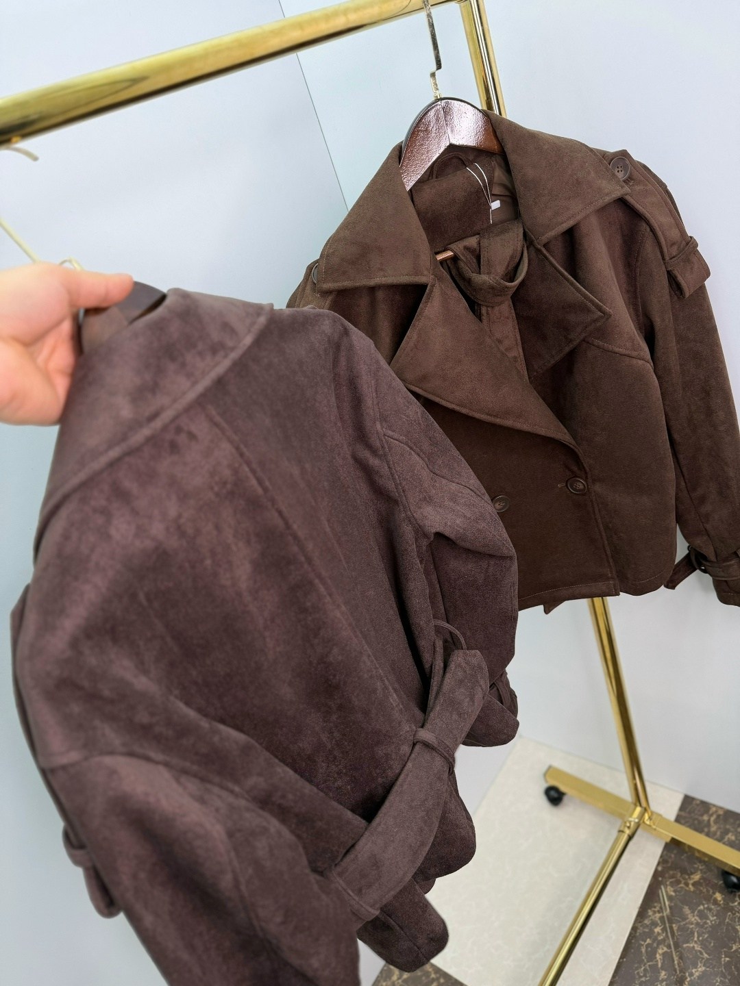 куртка косуха замшевая коричневая с поясом tadari,женская куртка из замши шоколад,куртка косуха замшевая коричневая tadari,куртка замшевая женская,куртка замшевая