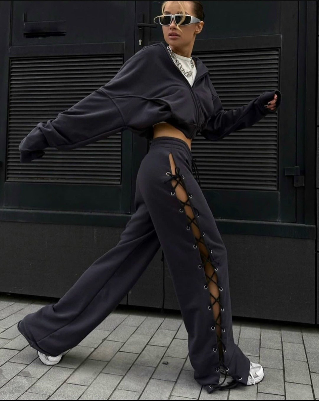 штаны на шнуровке,трендовые штаны,брюки на завязках,брюки со шнуровкой,брюки спортивные женская