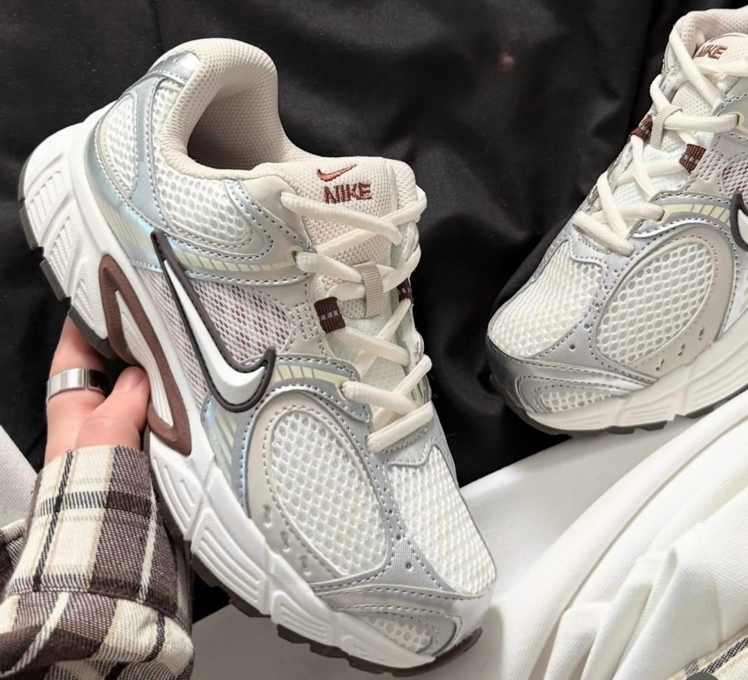 кроссовки nike,кроссовки v5 rnr мужские nike clay/grey,женские повседневные кроссовки nike v5 rnr,кроссовки беговые женские nike hq7901-102,мужские кроссовки nike v5 rnr 'cement grey' hj5228-003