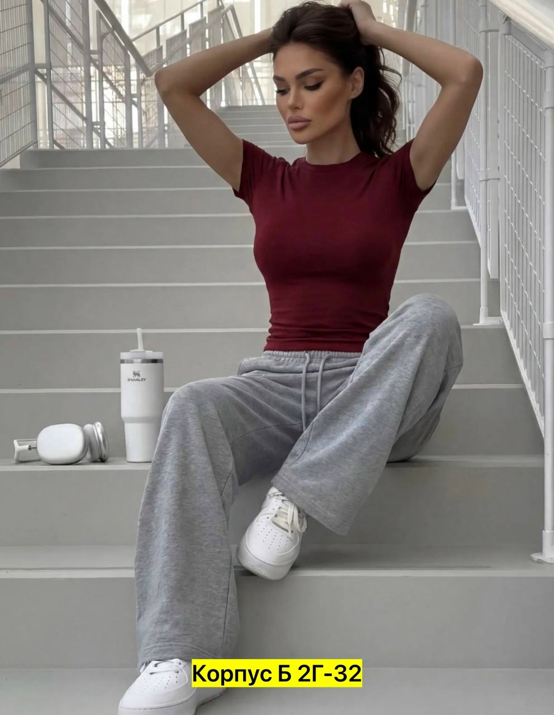 девушка,женская кофта,джемпер мода и стиль,джемпер,короткое платье