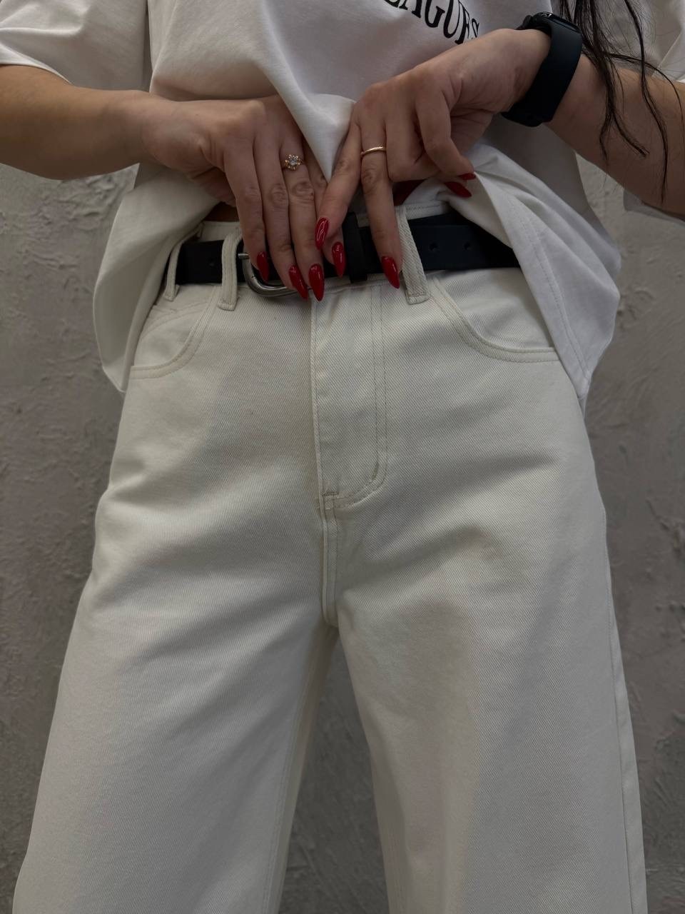 белые джинсы,белые широкие джинсы,белые брюки,брюки джинсы,джинсы модные