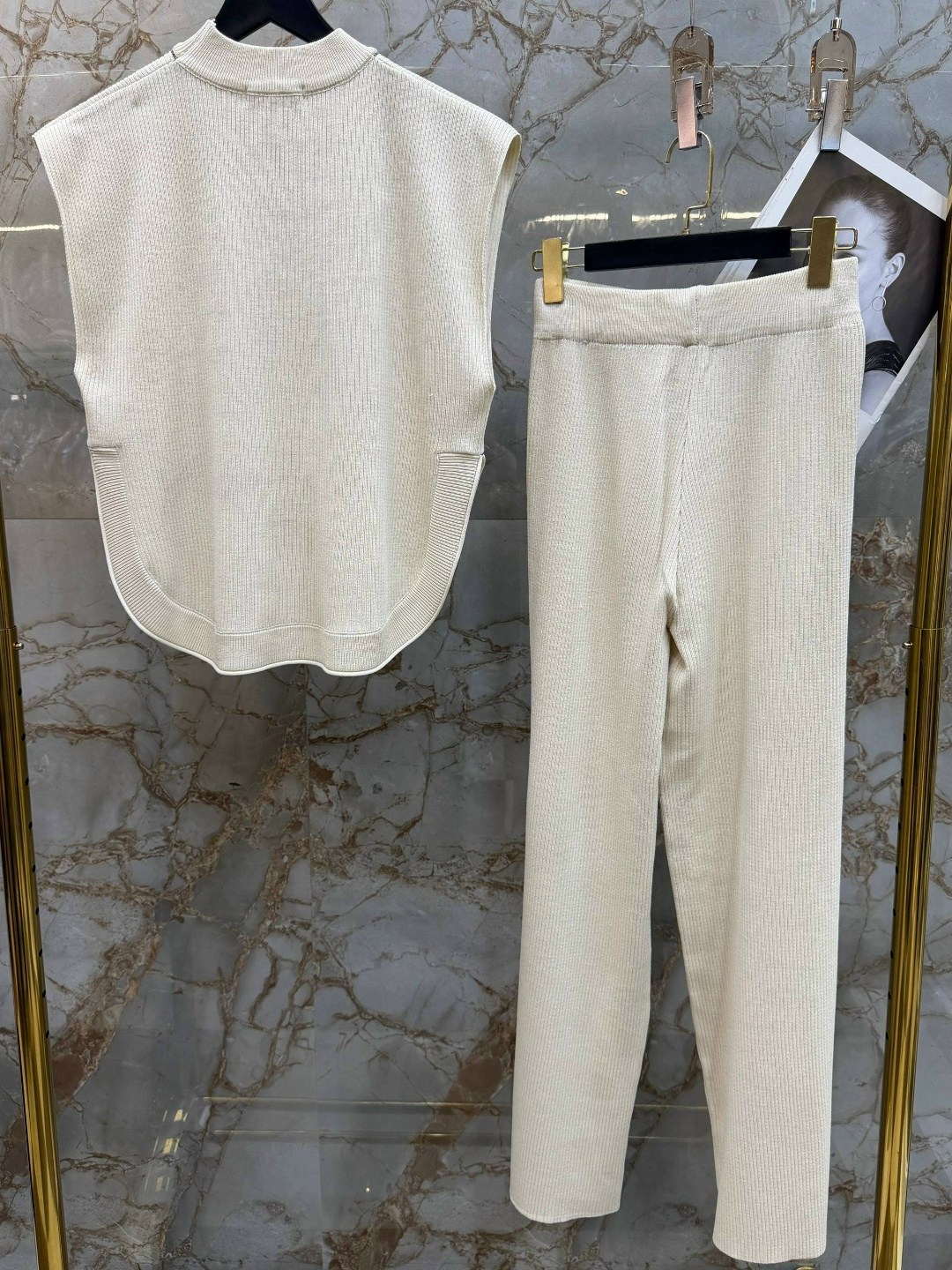 трикотажные костюмы,вязаные жилеты,брючный комплект,жилет женский вязаный,костюм бежевый